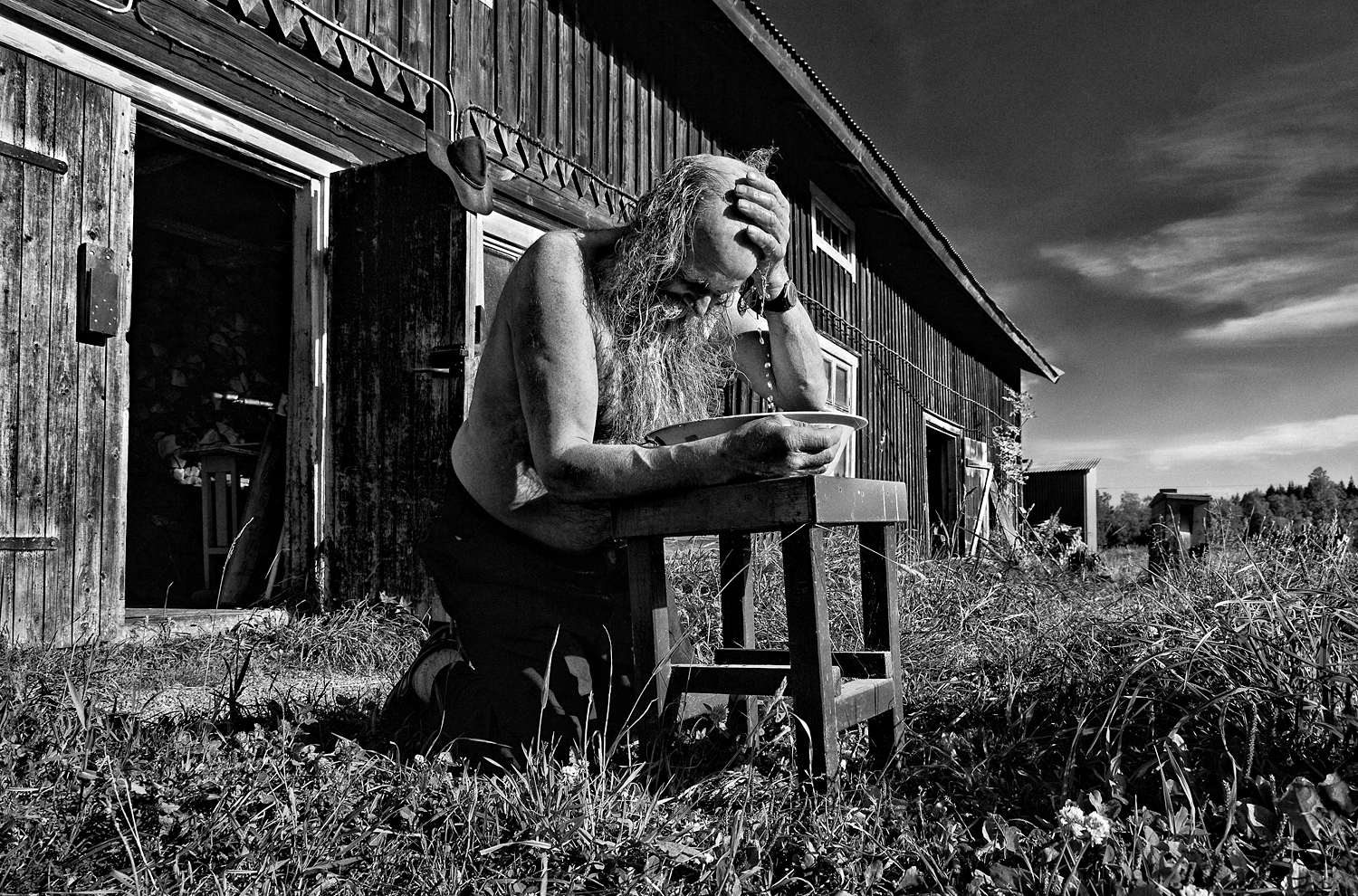 _N3C3075-SA-tvättar-huvudet-BW4-On-1500px-KN.jpg