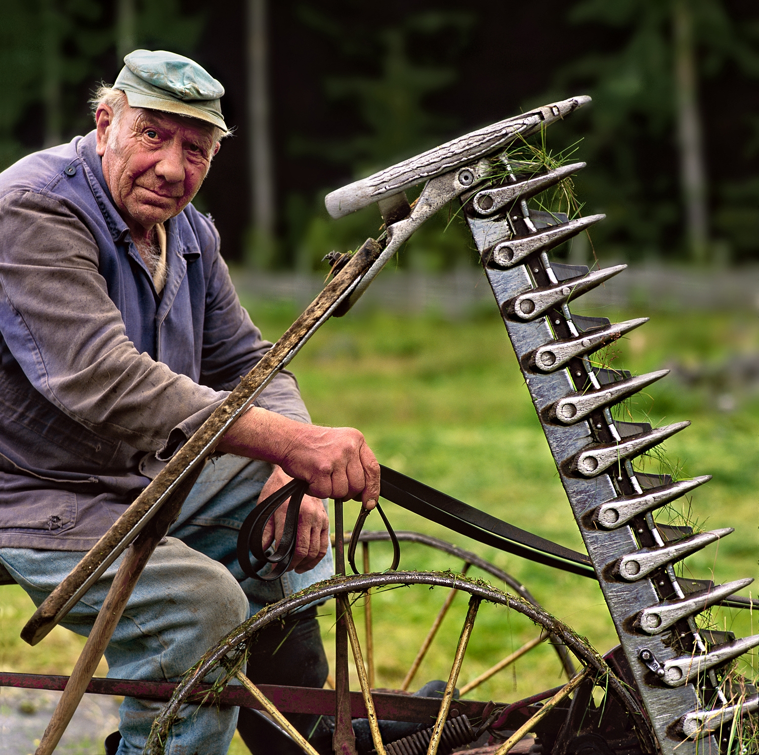 Sture-Caremalm-på-slåttermaskin-Krokshult-1998-07-On-1500px-KN.jpg