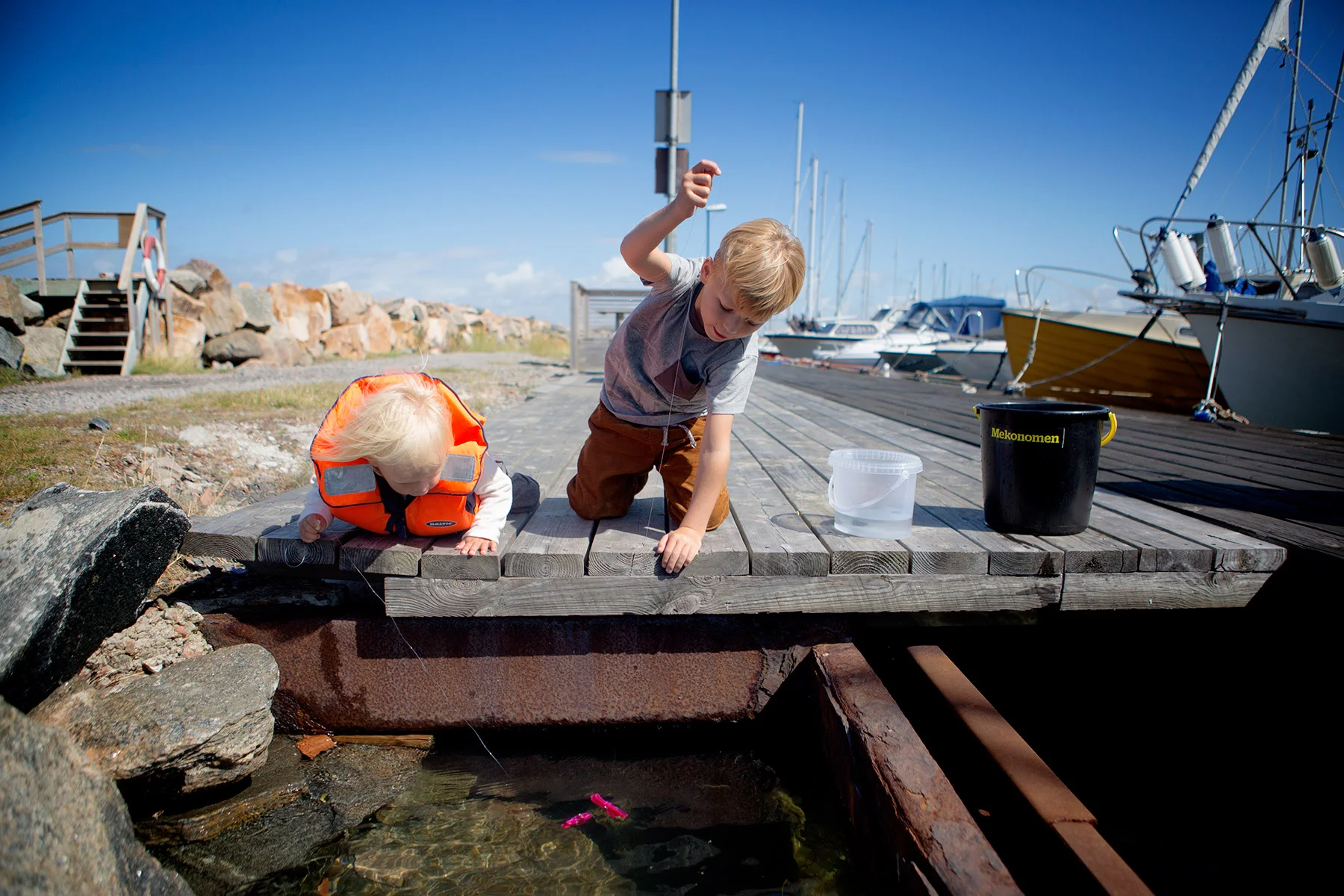 Krabbfisketävling på hamnen