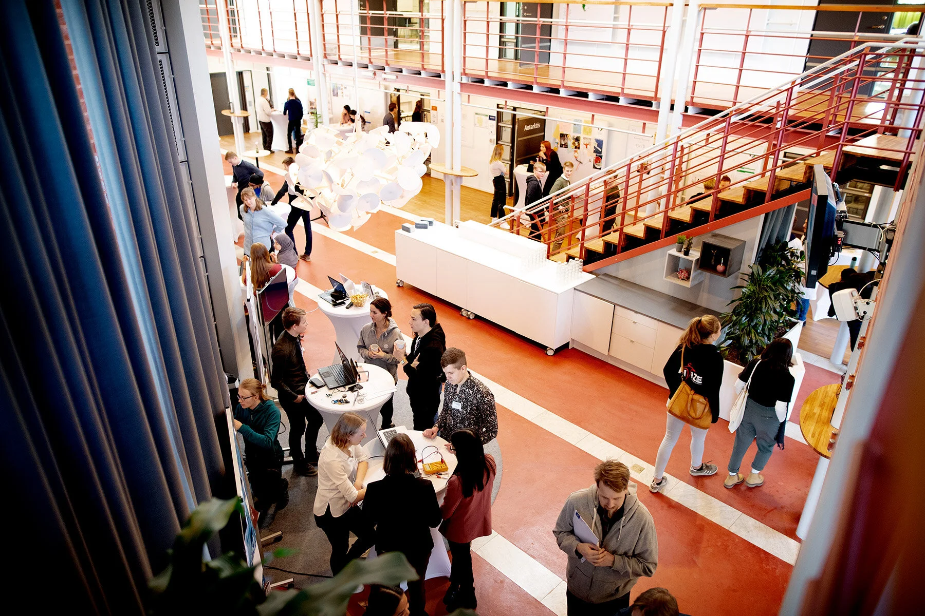blogg-200227ungaforskare12.jpg