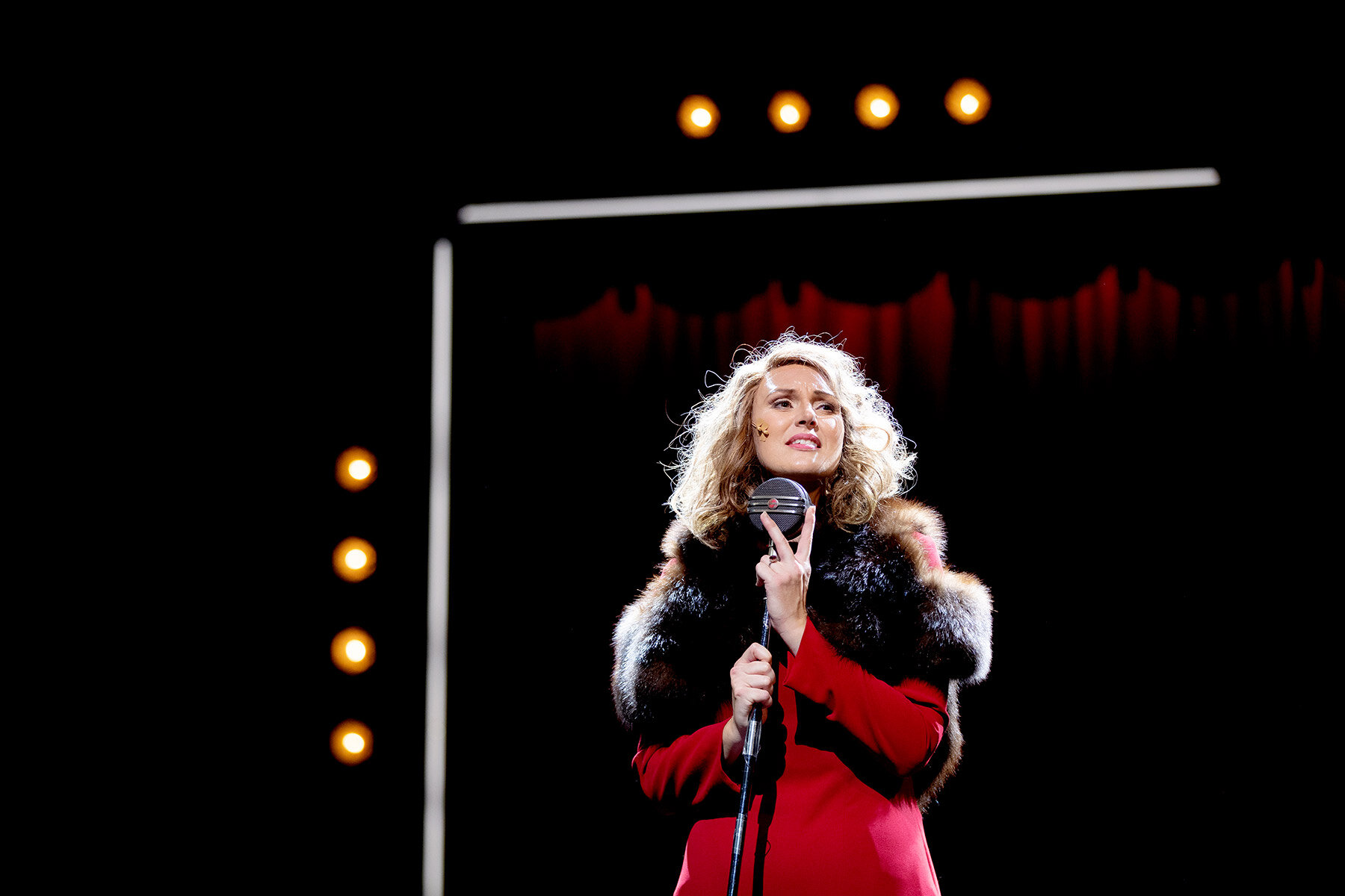 blogg-200828funnygirl34.jpg