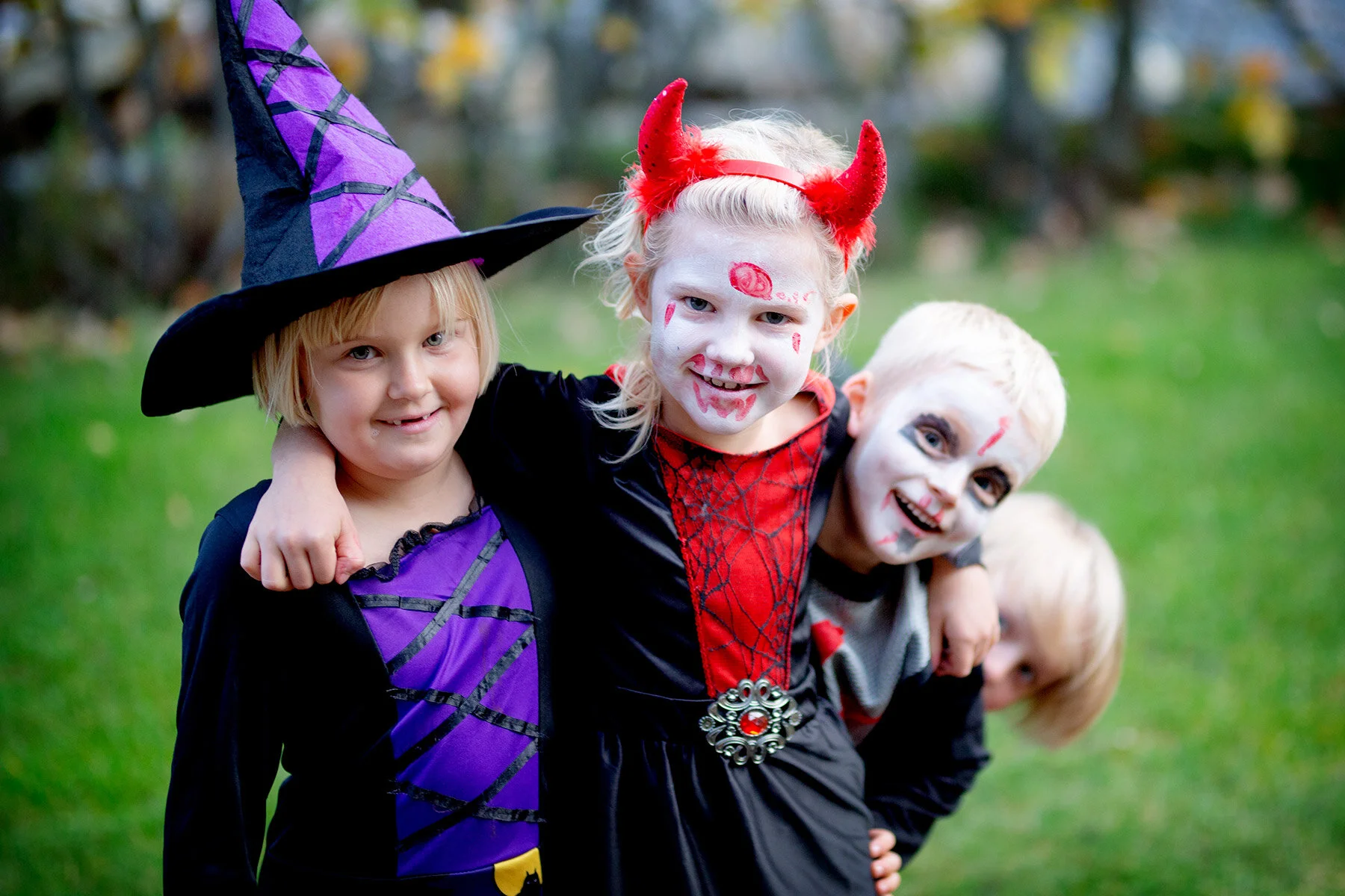 blogg-201023elliealvabertilaxelhalloween2.jpg
