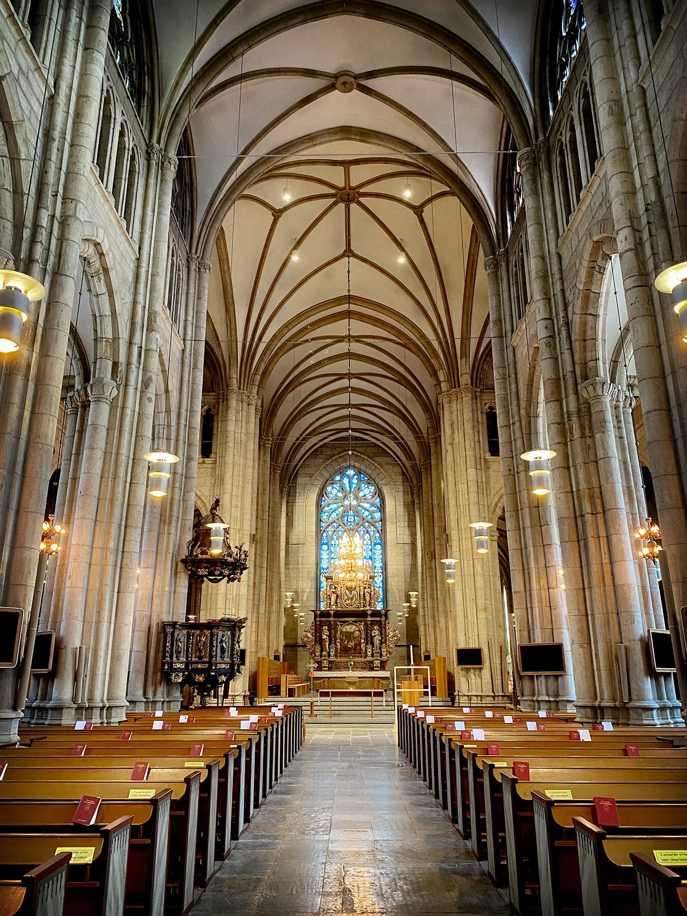 blogg-210627skaradomkyrka7.jpg