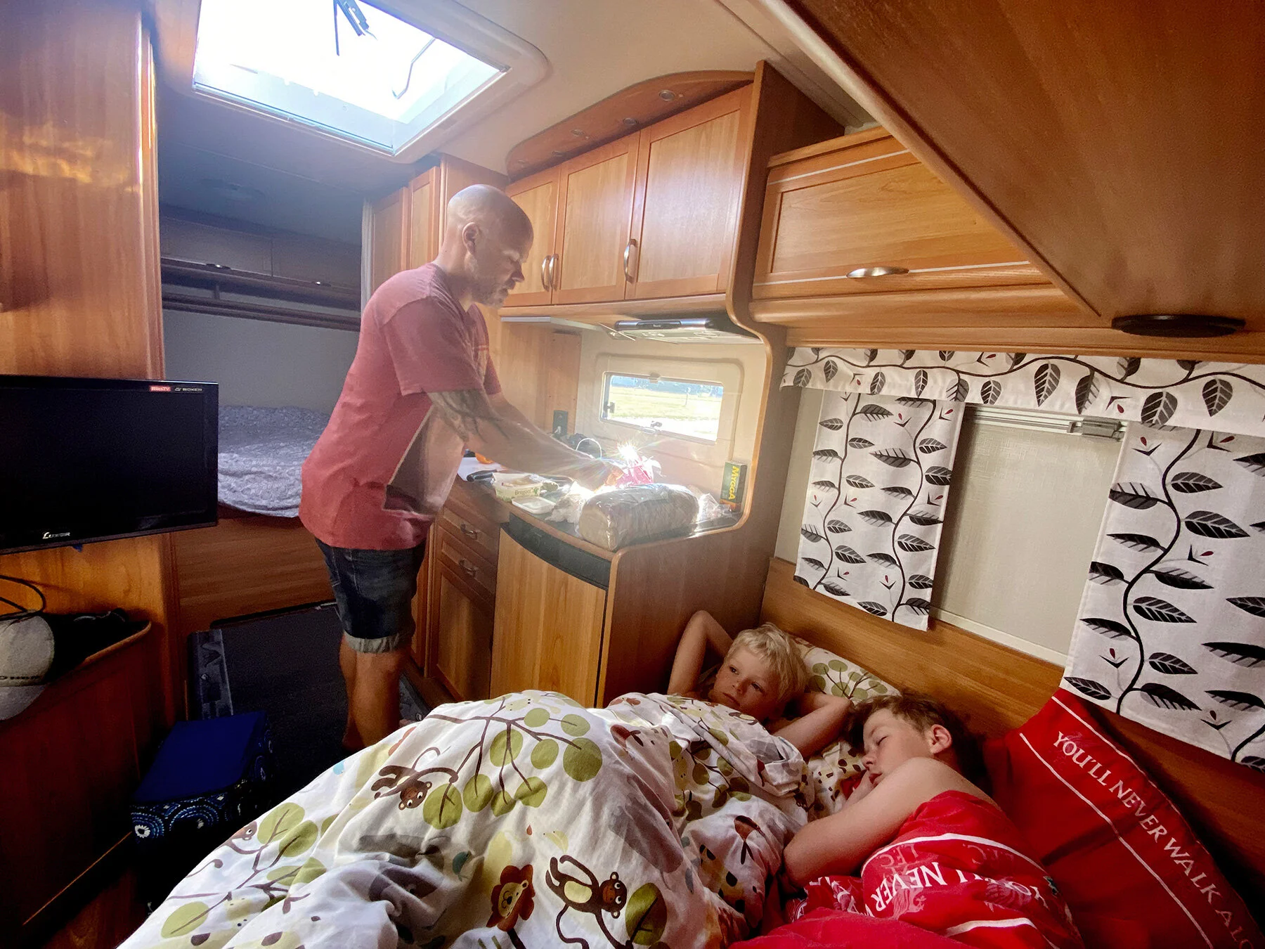 blogg-210628skaracampingmorgon2.jpg