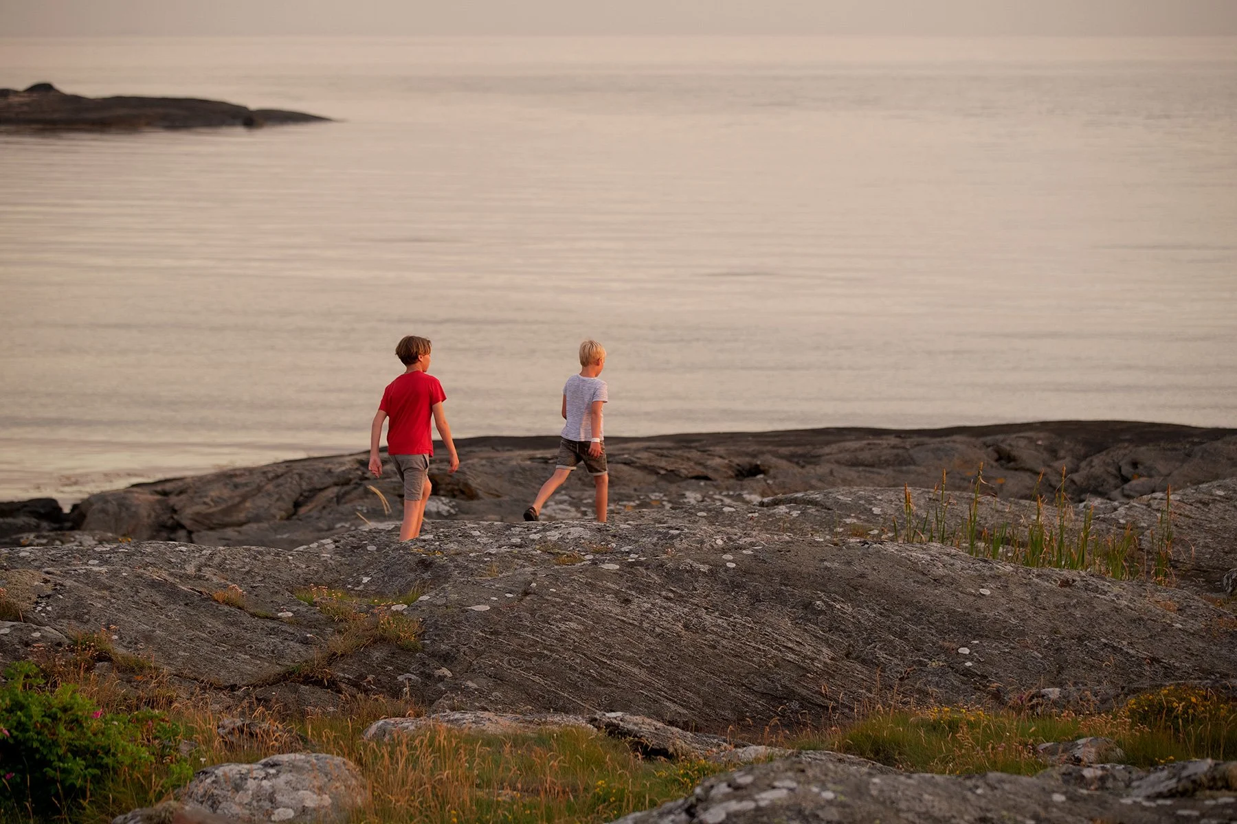 blogg-220626solnedgangfyrenhamnen8.jpg