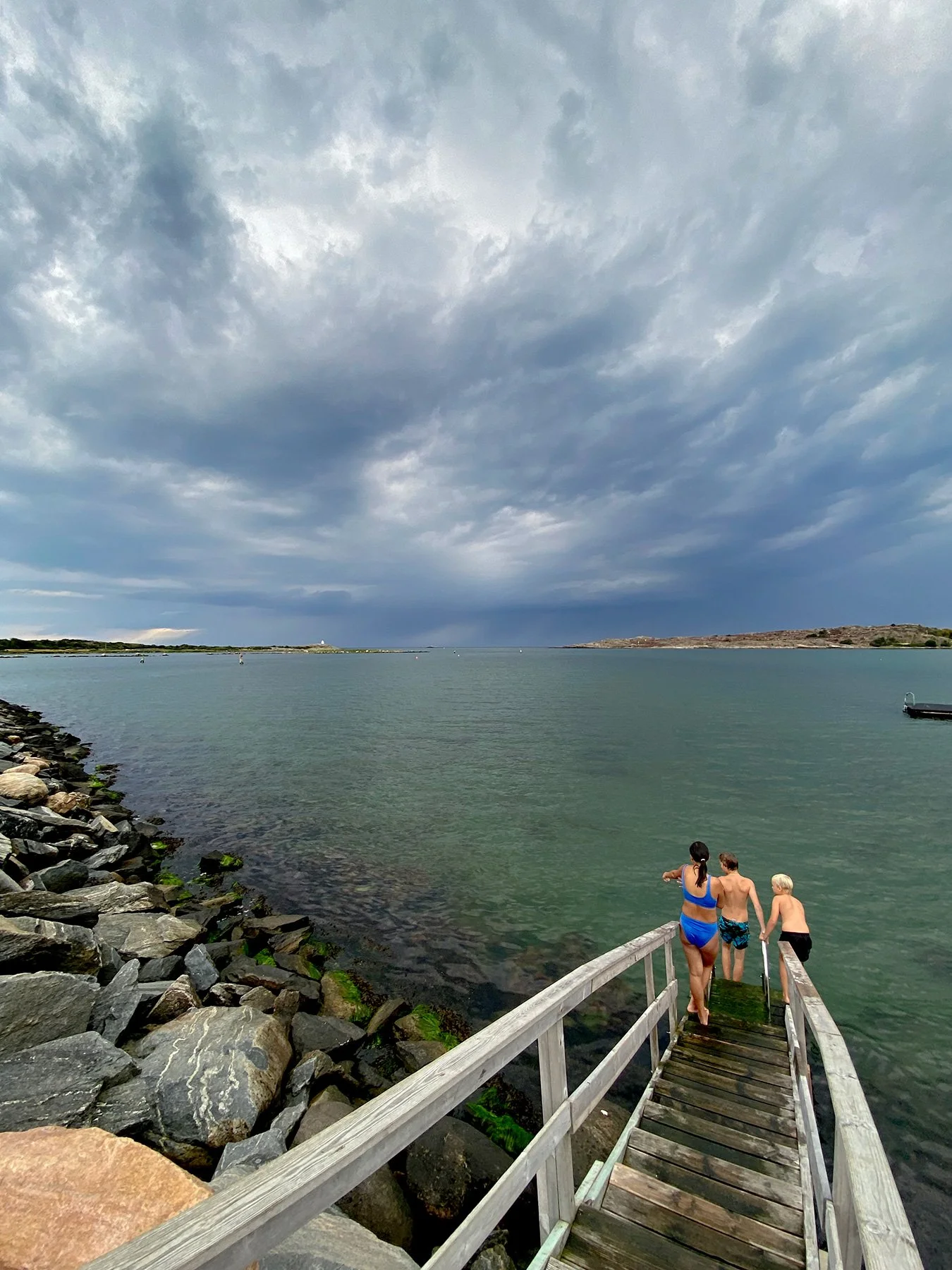 blogg-220804askbadhamnbryggan2.jpg