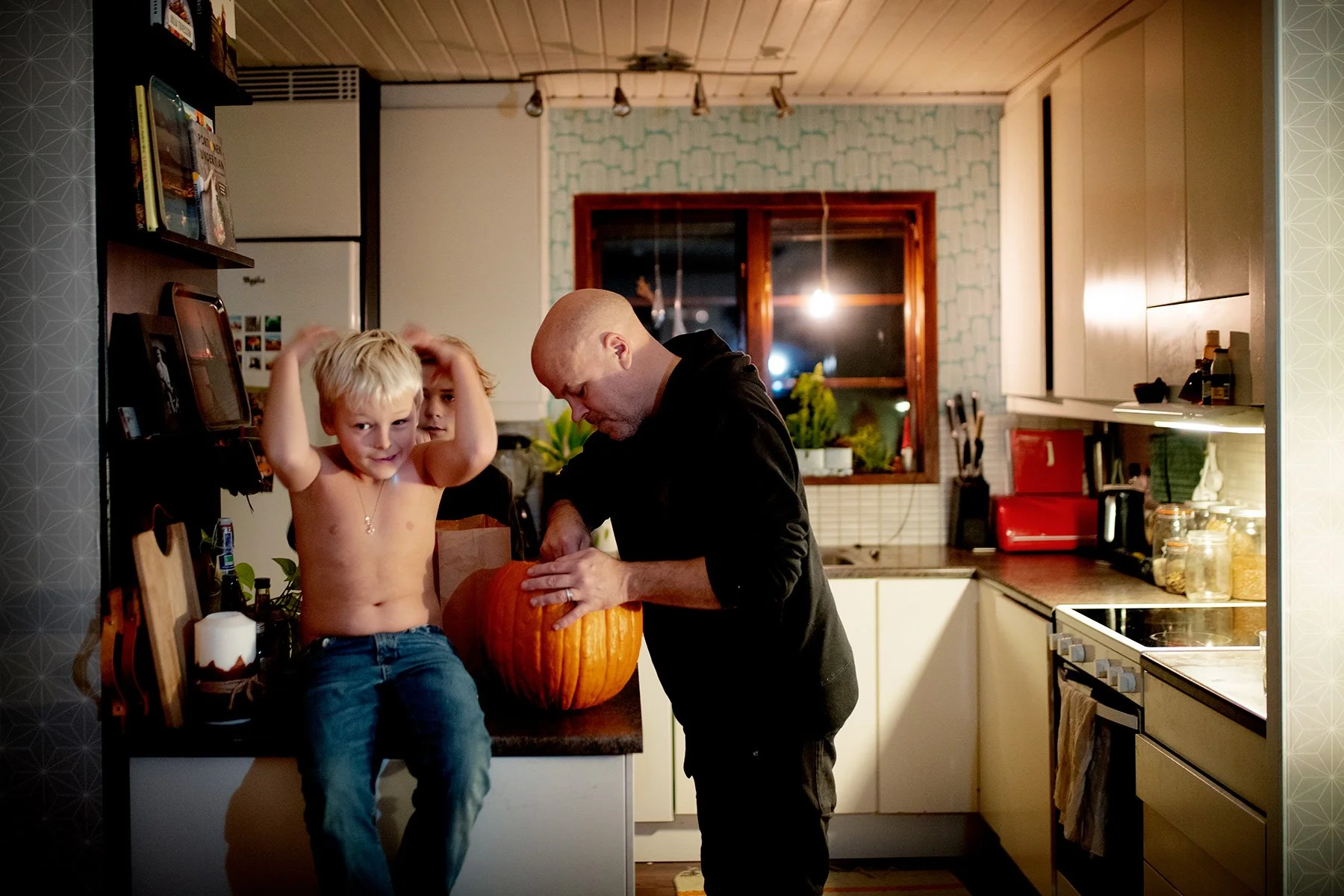 blogg-221027halloweenpumpakarvning5.jpg