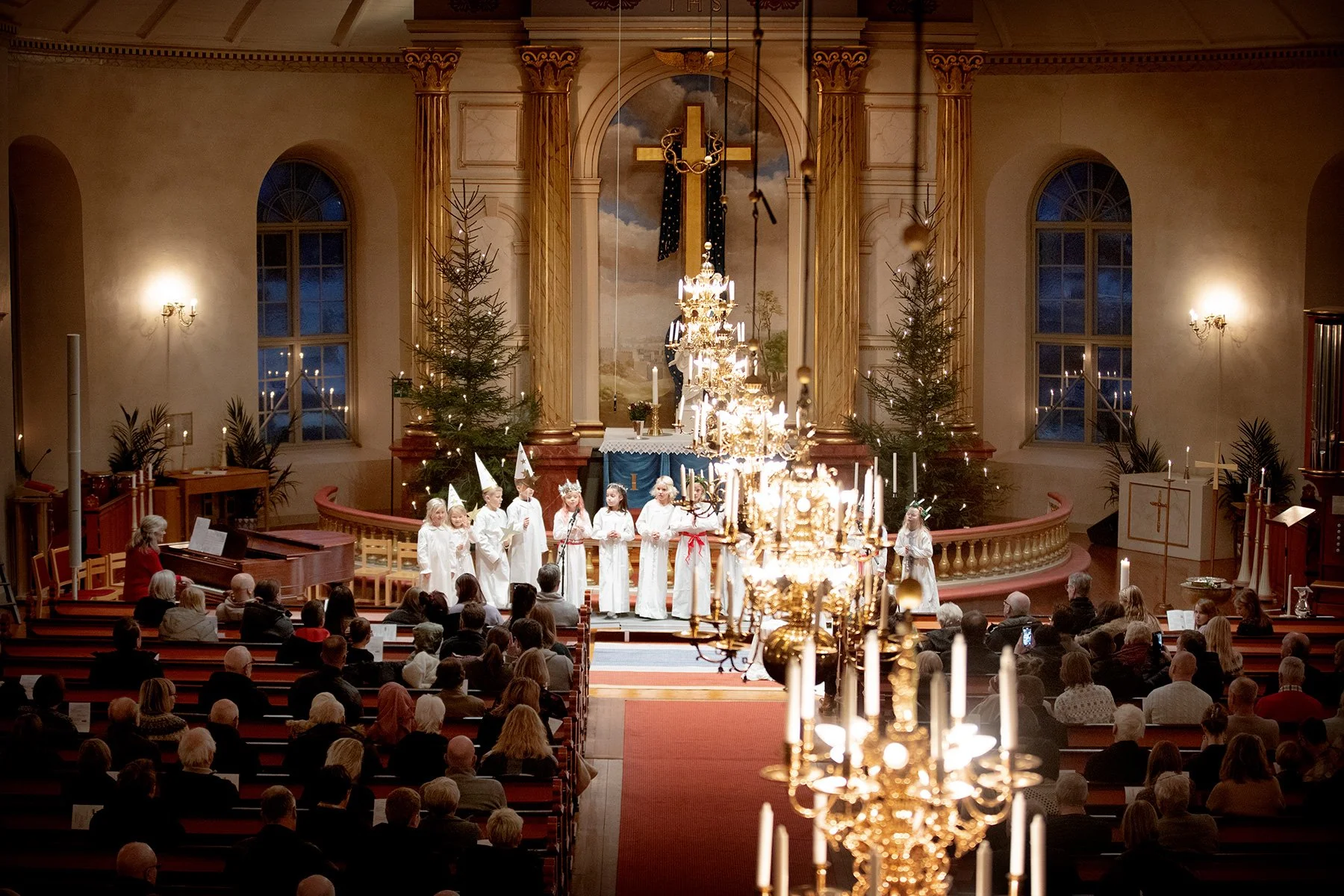 blogg-221211luciaivarokyrka13.jpg