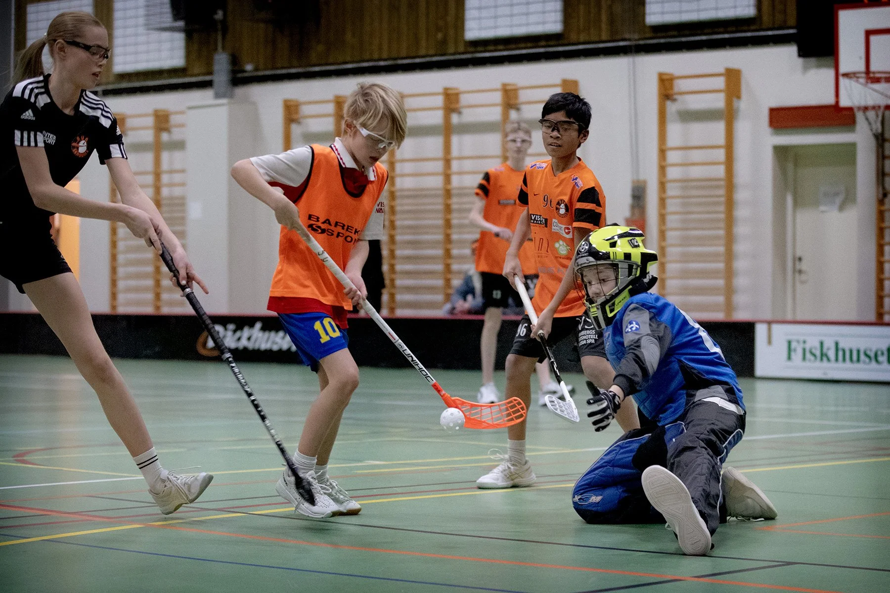 blogg-230105innebandykillarnatjejerna1.jpg
