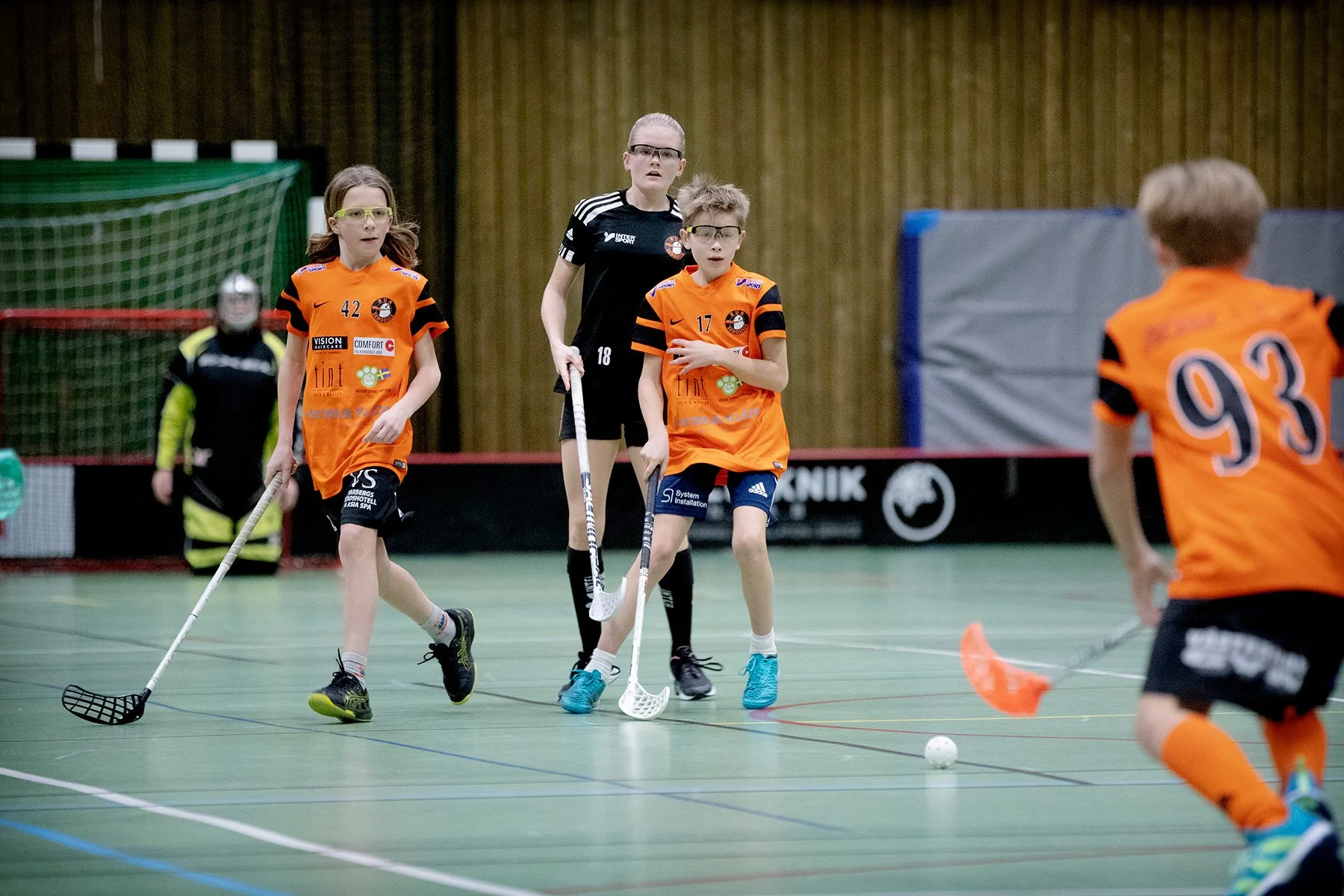 blogg-230105innebandykillarnatjejerna8.jpg