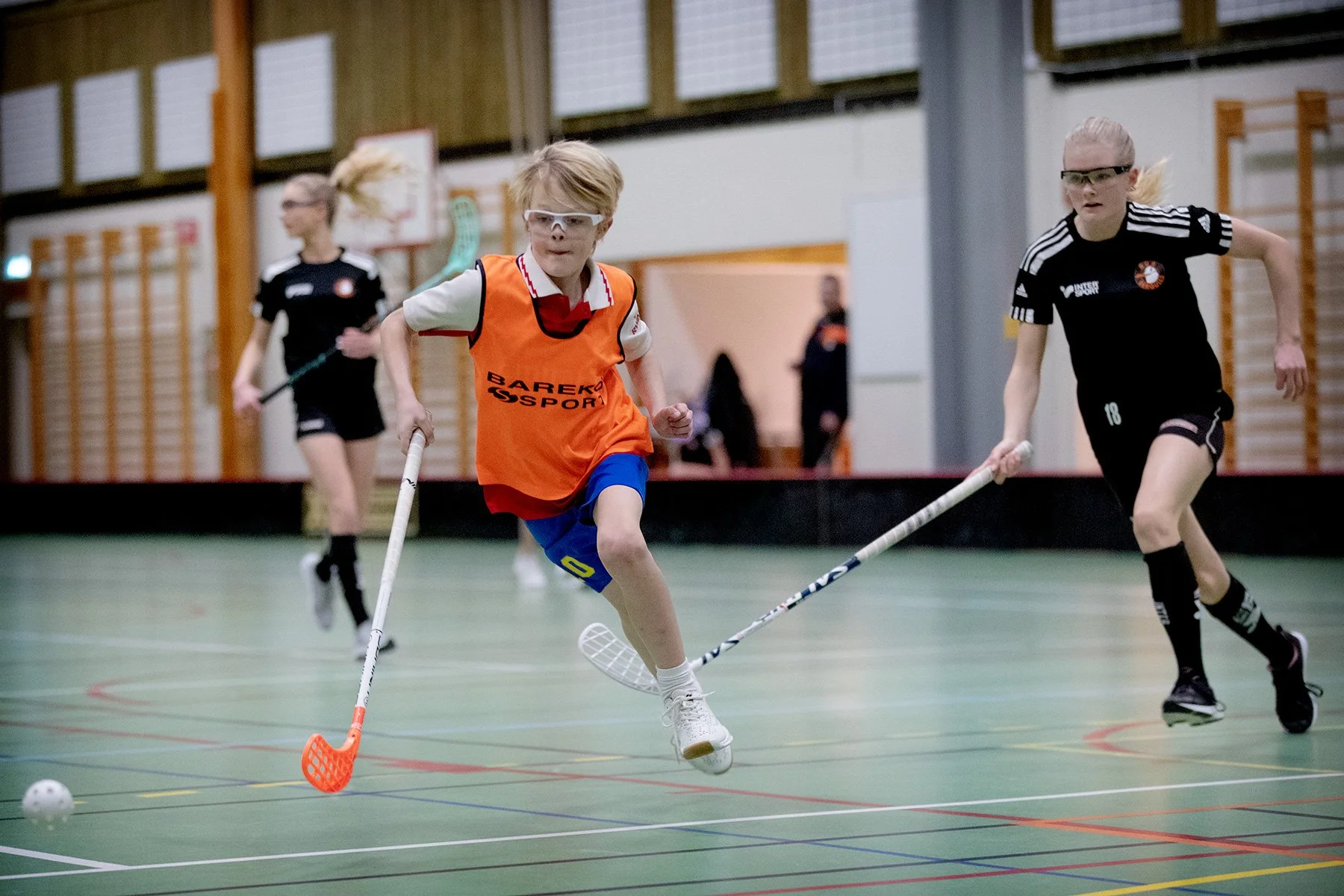 blogg-230105innebandykillarnatjejerna20.jpg