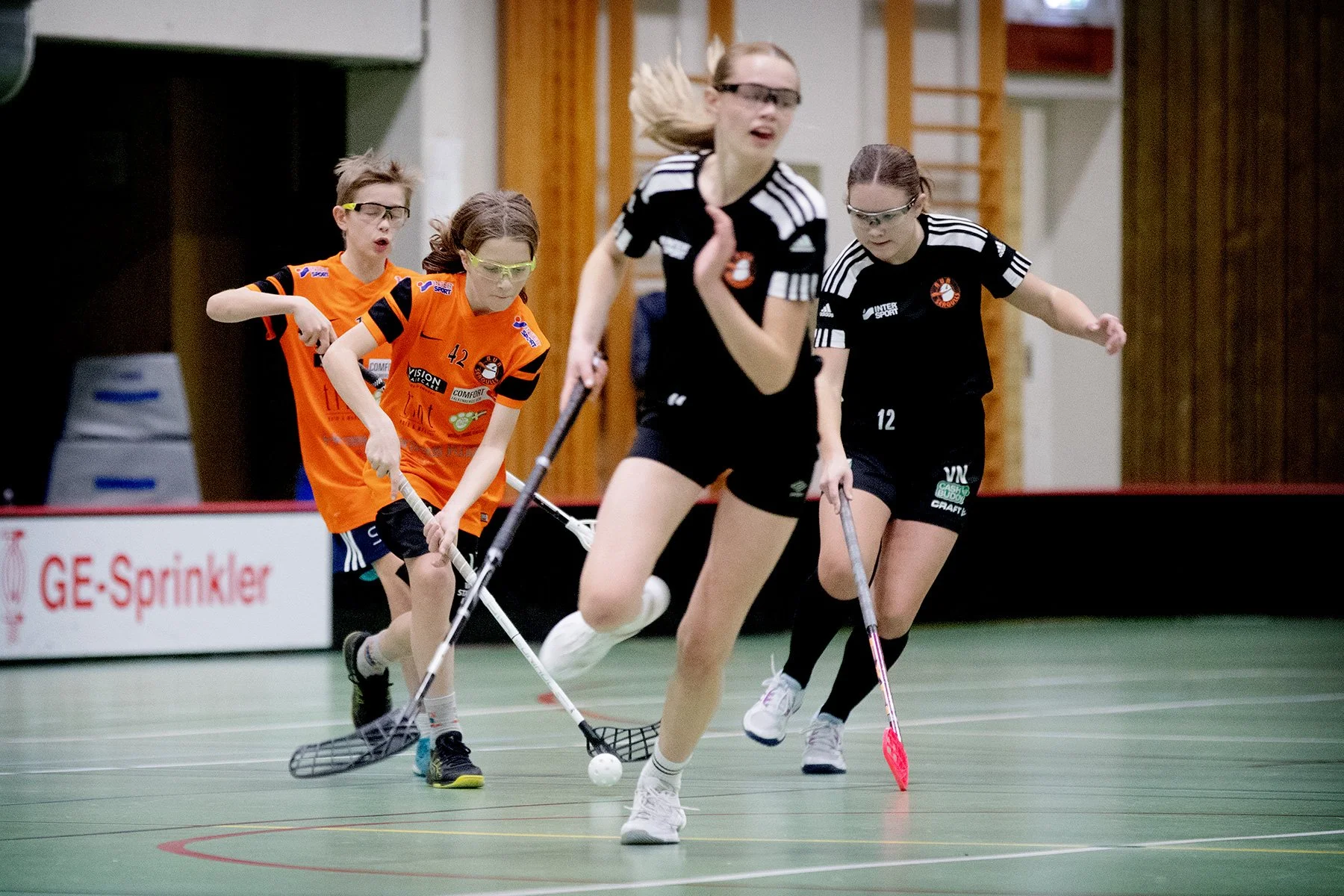blogg-230105innebandykillarnatjejerna24.jpg
