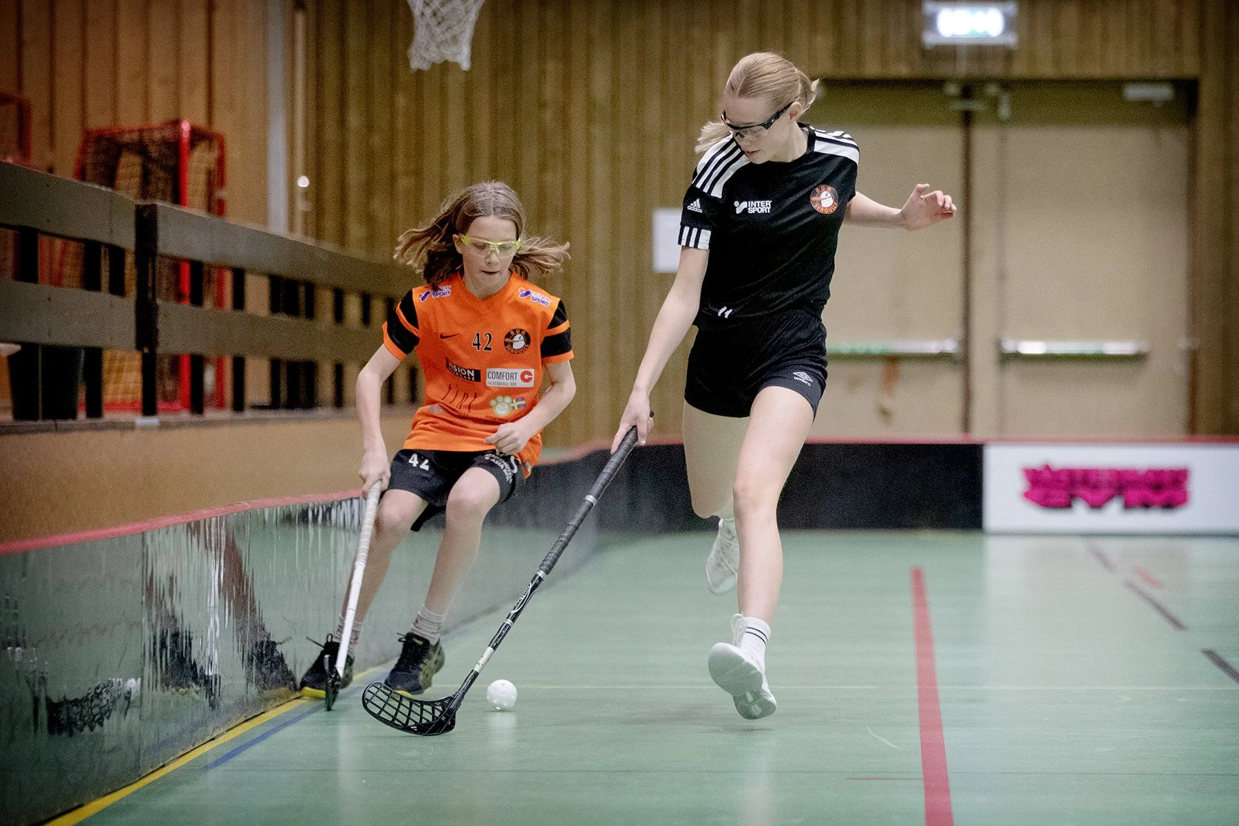 blogg-230105innebandykillarnatjejerna33.jpg