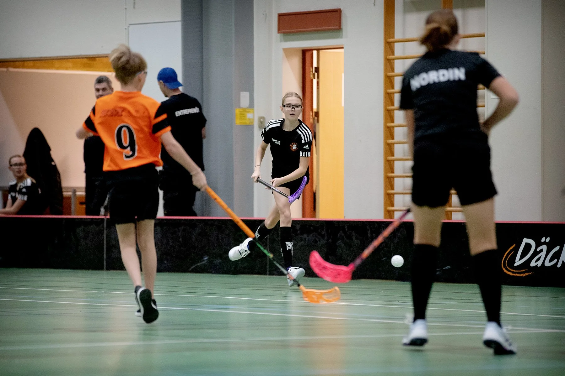 blogg-230105innebandykillarnatjejerna37.jpg