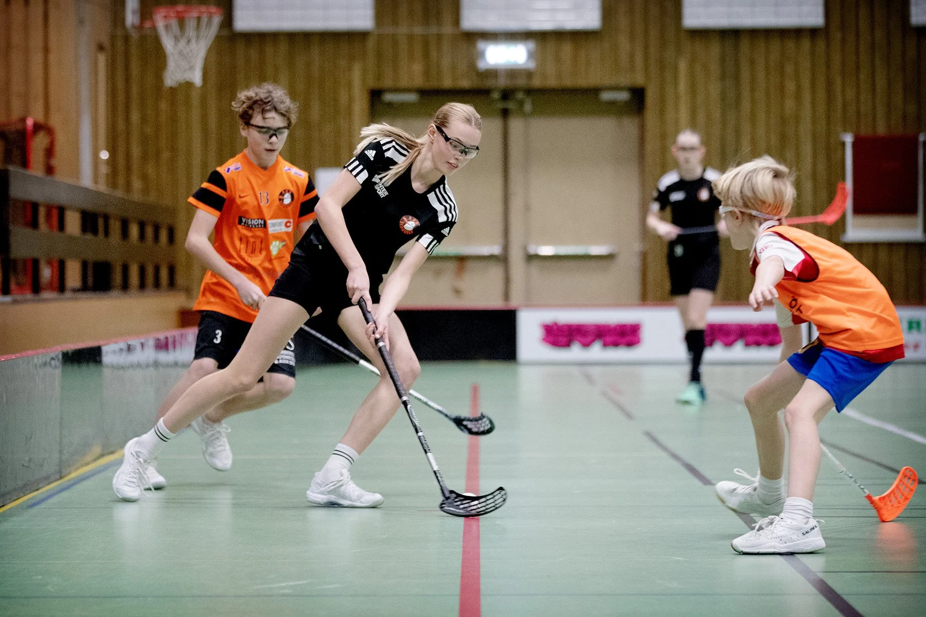 blogg-230105innebandykillarnatjejerna38.jpg