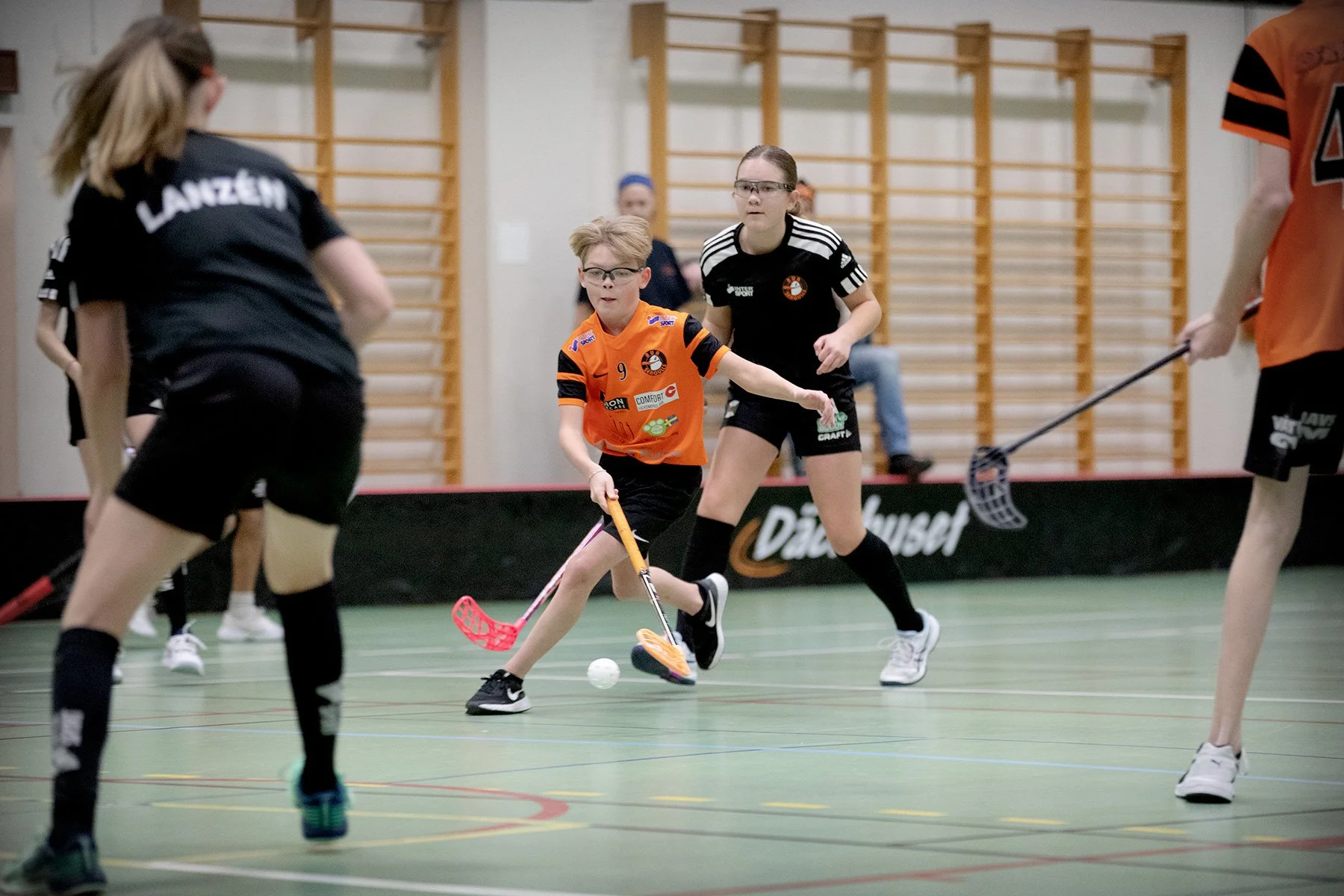 blogg-230105innebandykillarnatjejerna44.jpg