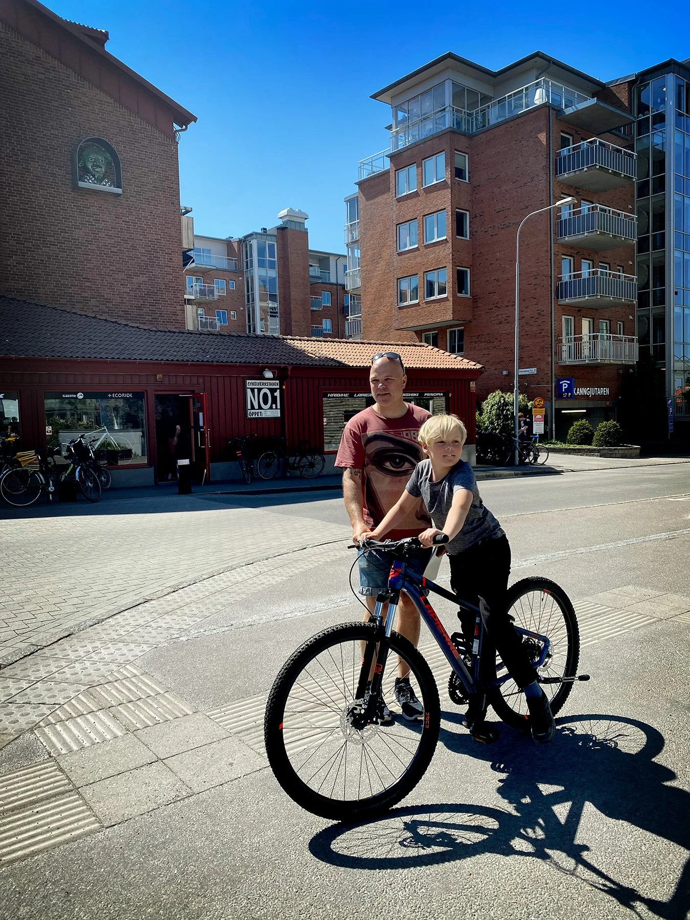 blogg-240518nycykel+hugostan2.jpg