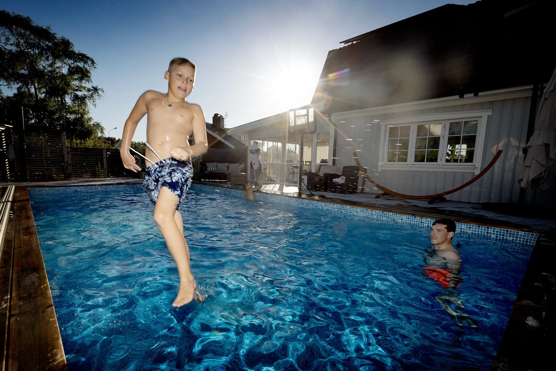 blogg-240625parcamillaspool3.jpg