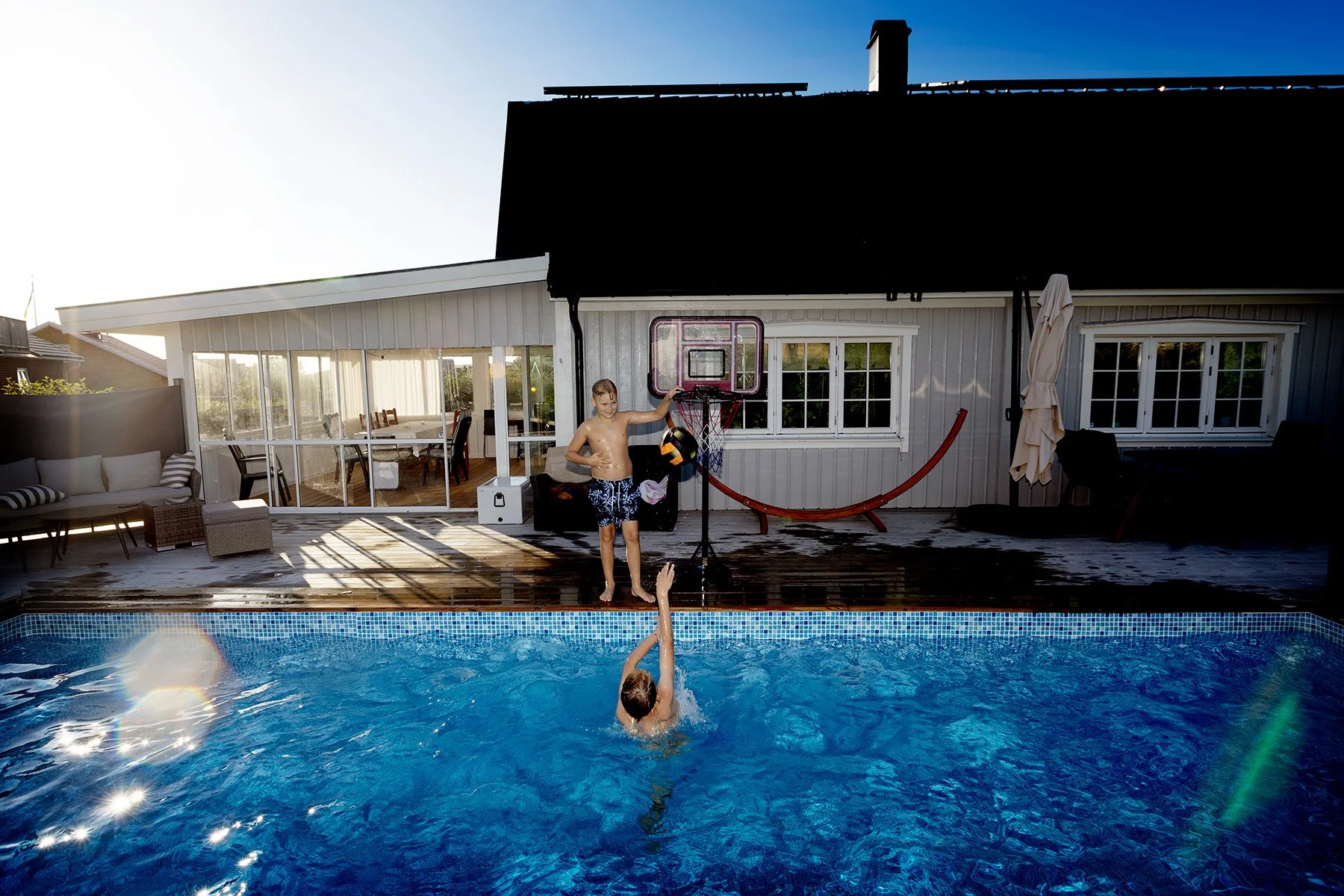 blogg-240625parcamillaspool5.jpg