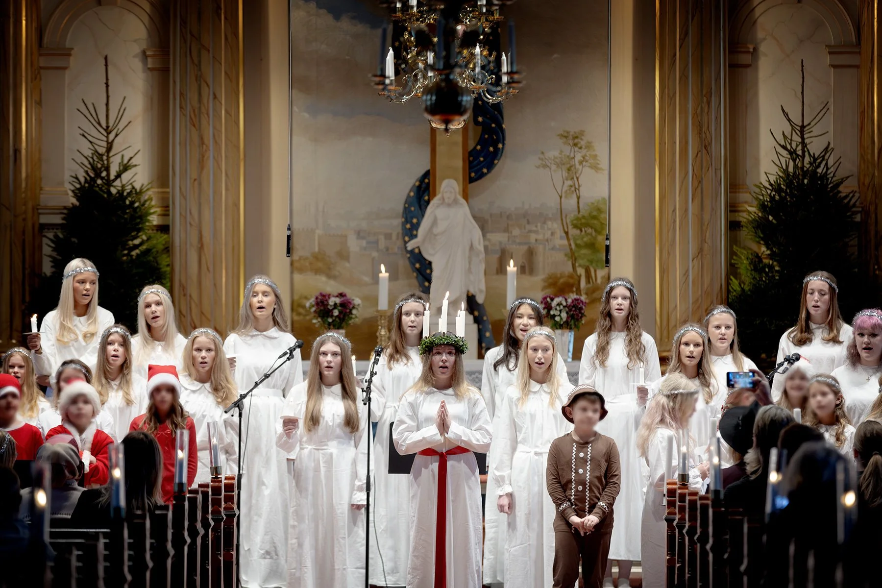 blogg-241213luciavarokyrka17.jpg