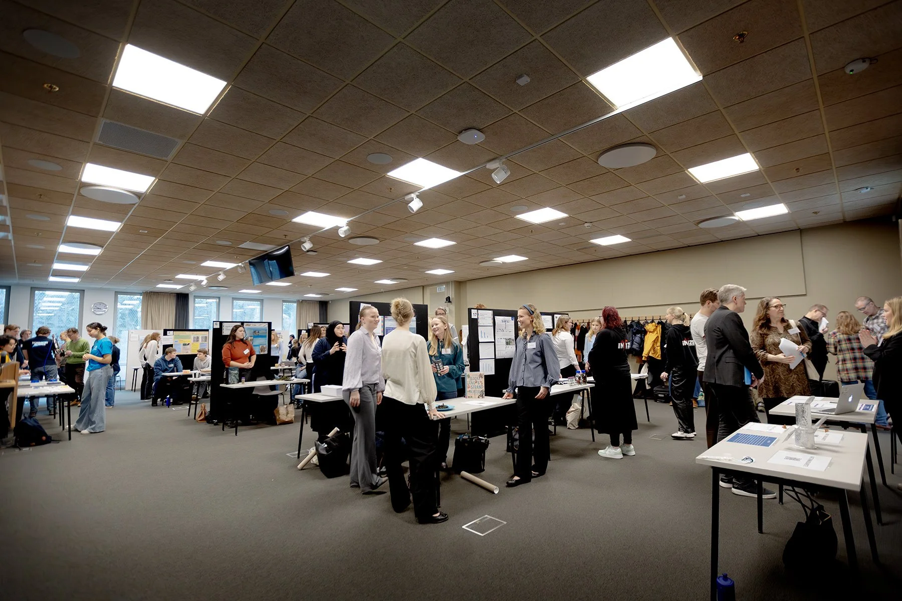 blogg-250306ungaforskare5.jpg