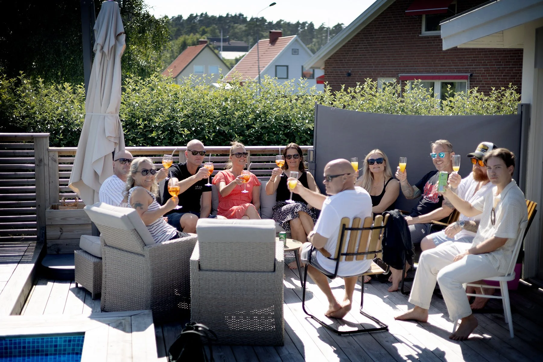 blogg-250621poolpartyhospar1.jpg