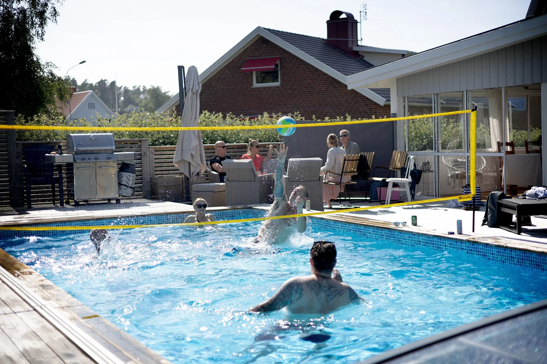 blogg-250621poolpartyhospar2.jpg