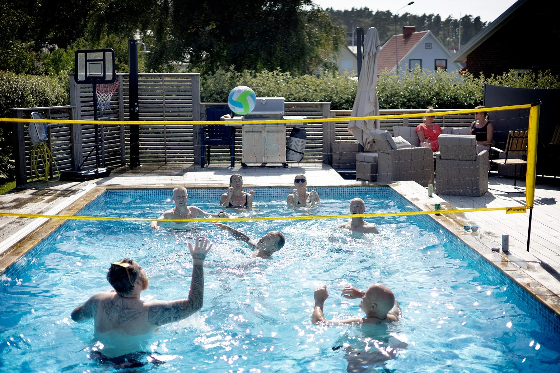 blogg-250621poolpartyhospar5.jpg