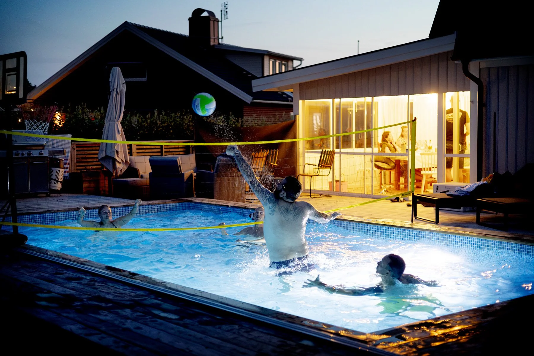 blogg-250621poolpartyhospar29.jpg