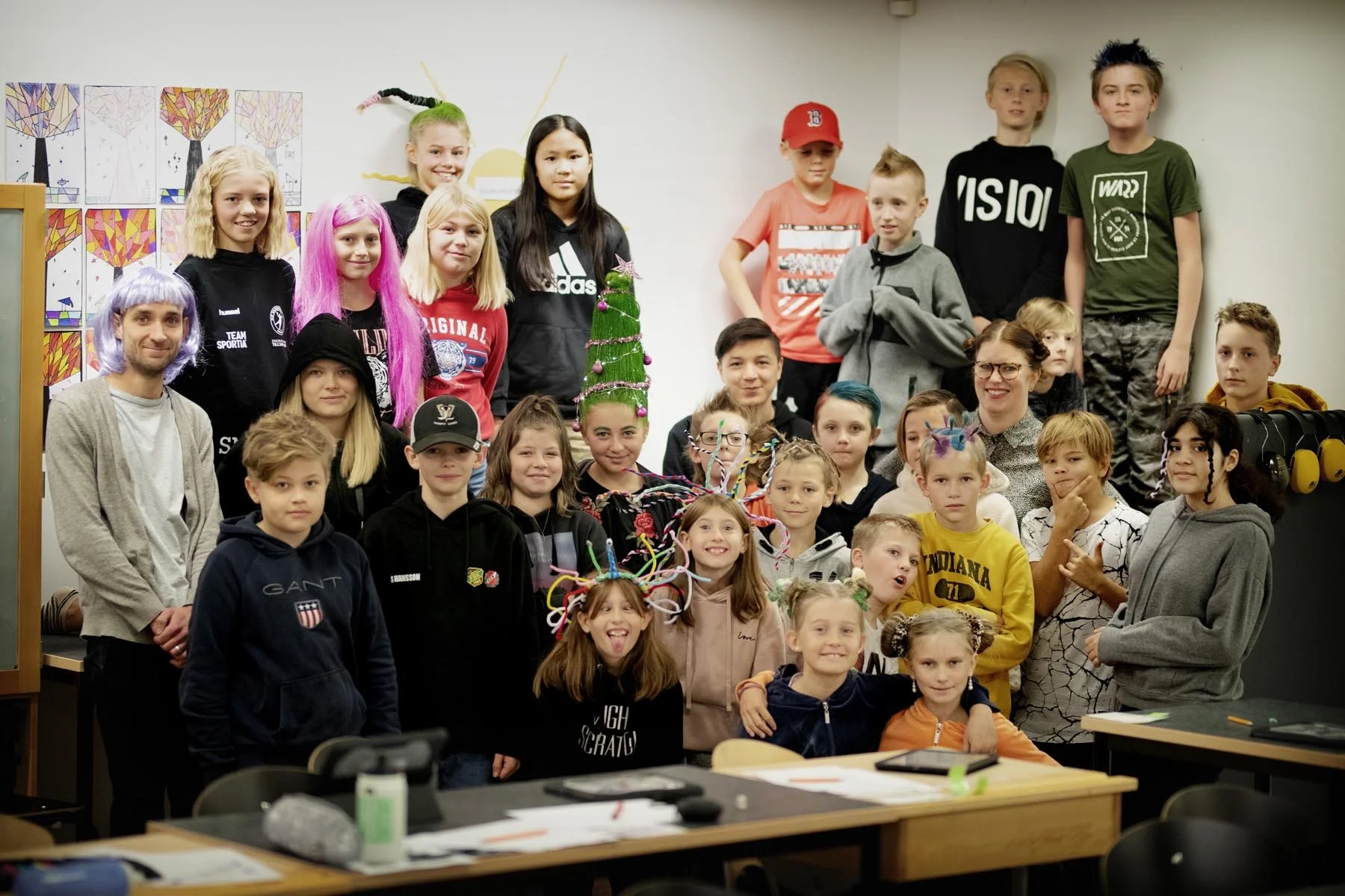 201023crazyhairdayskolan0049.jpg