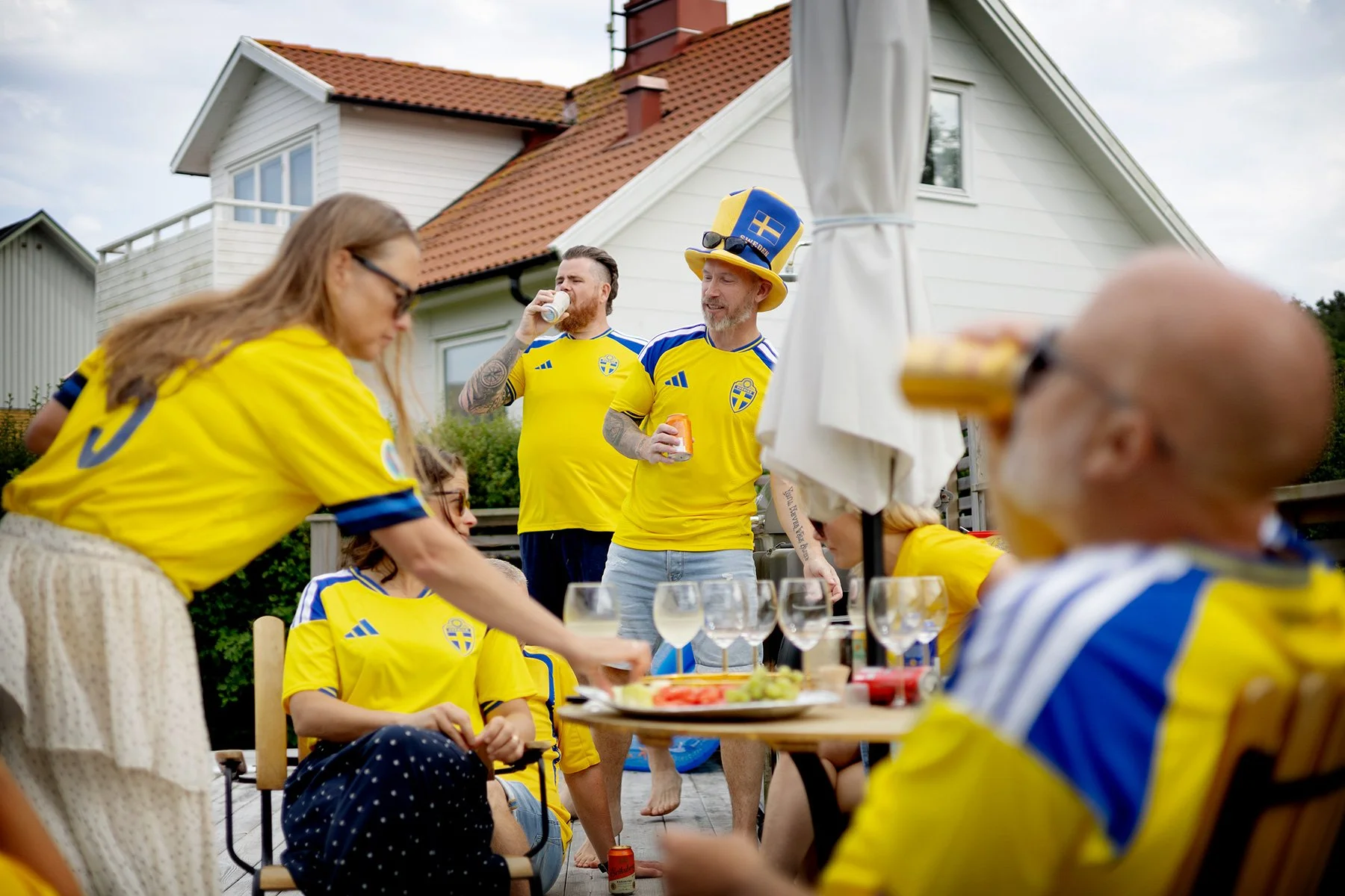 blogg-260620-poolparty-par-14.jpg