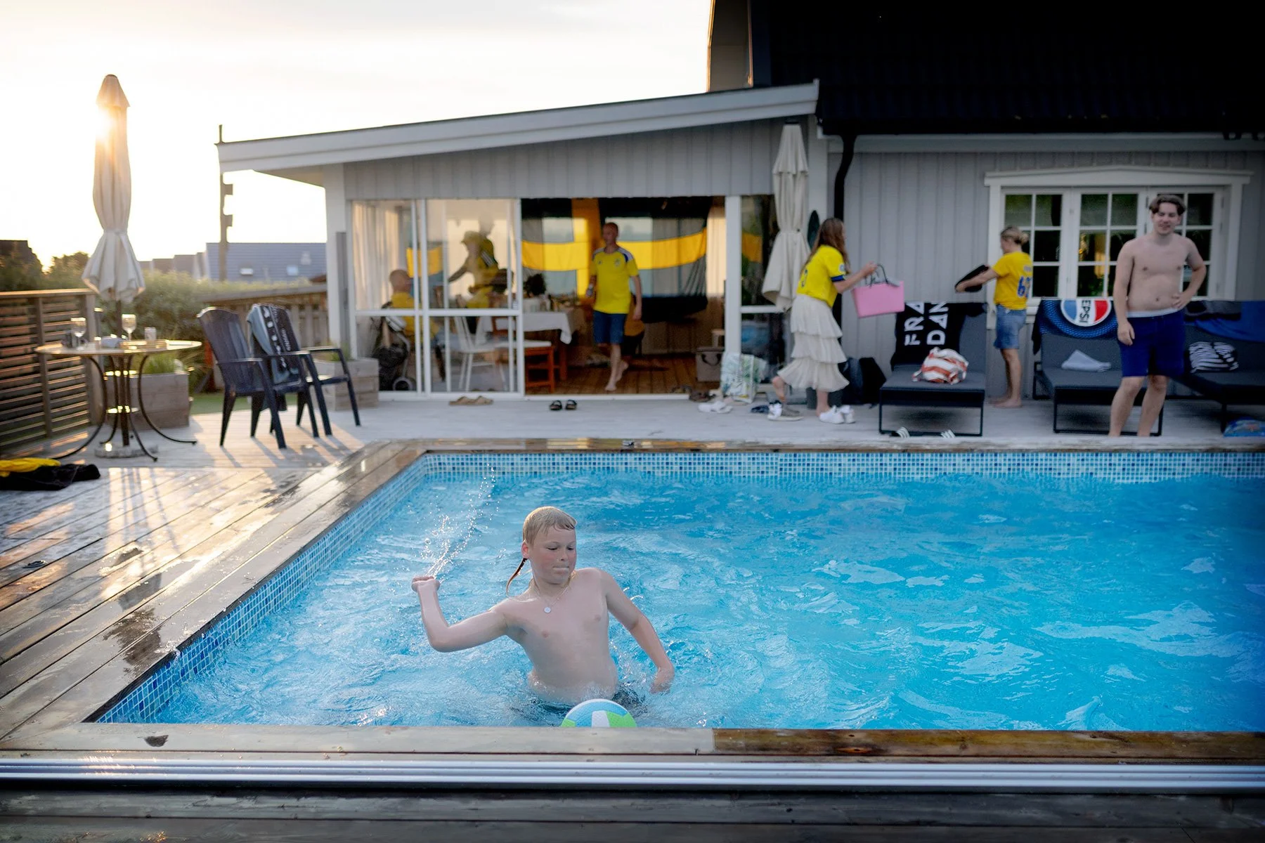 blogg-260620-poolparty-par-35.jpg