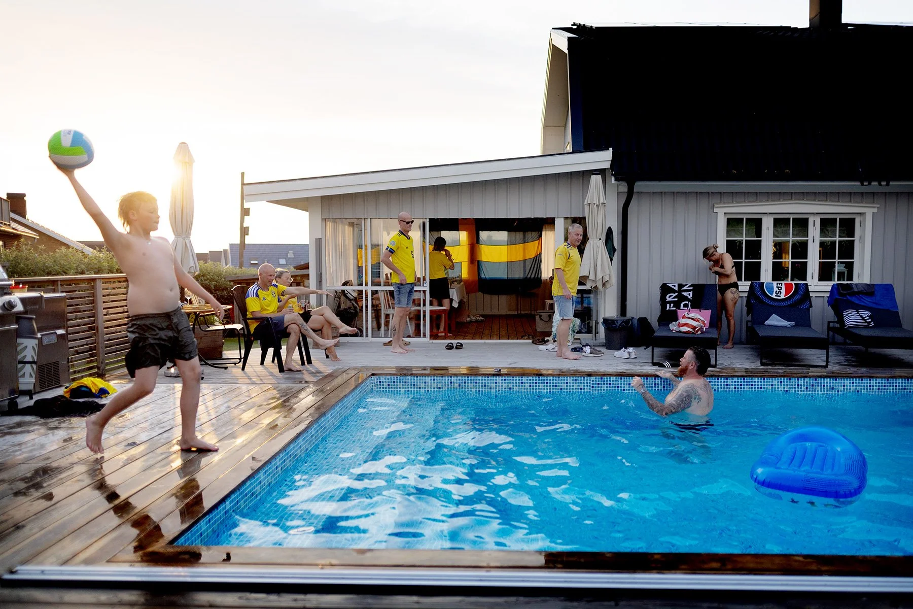blogg-260620-poolparty-par-36.jpg