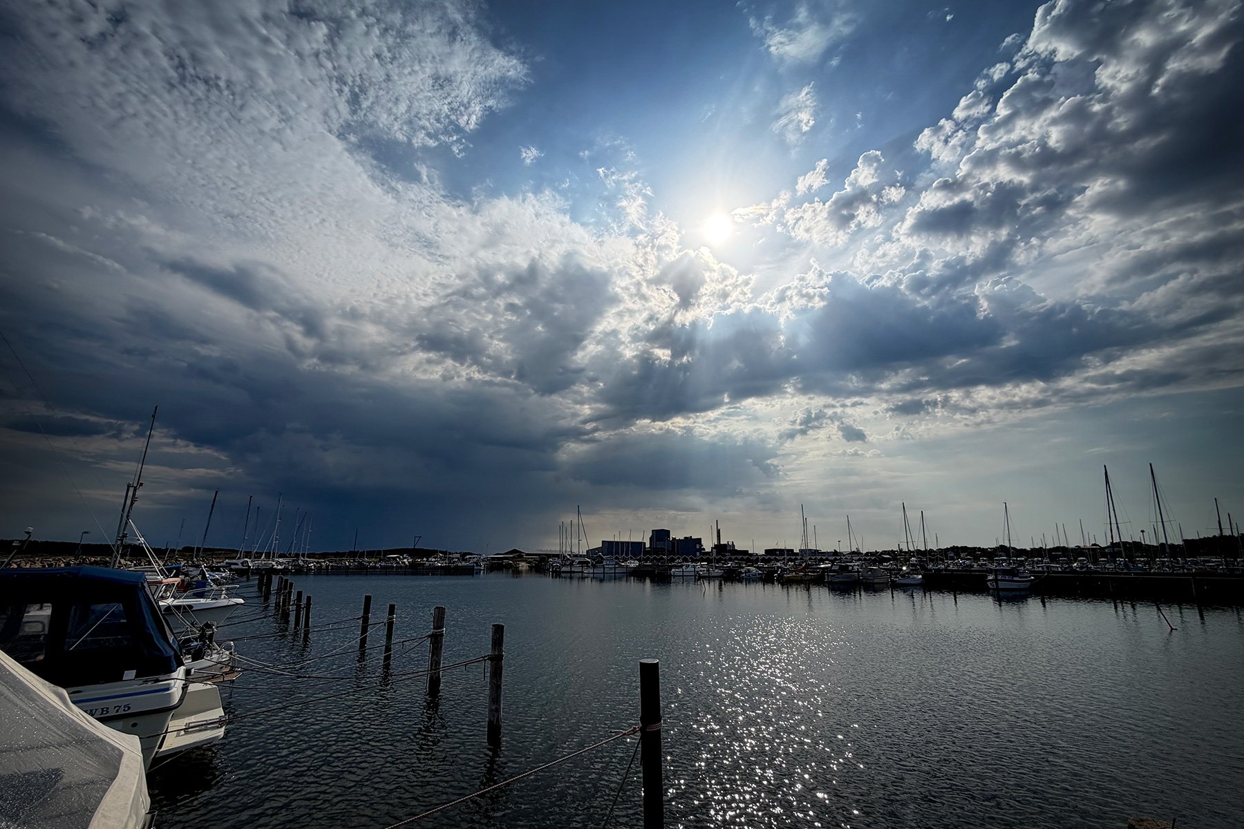 blogg-260627-regnmorgon-hamnen-5.jpg