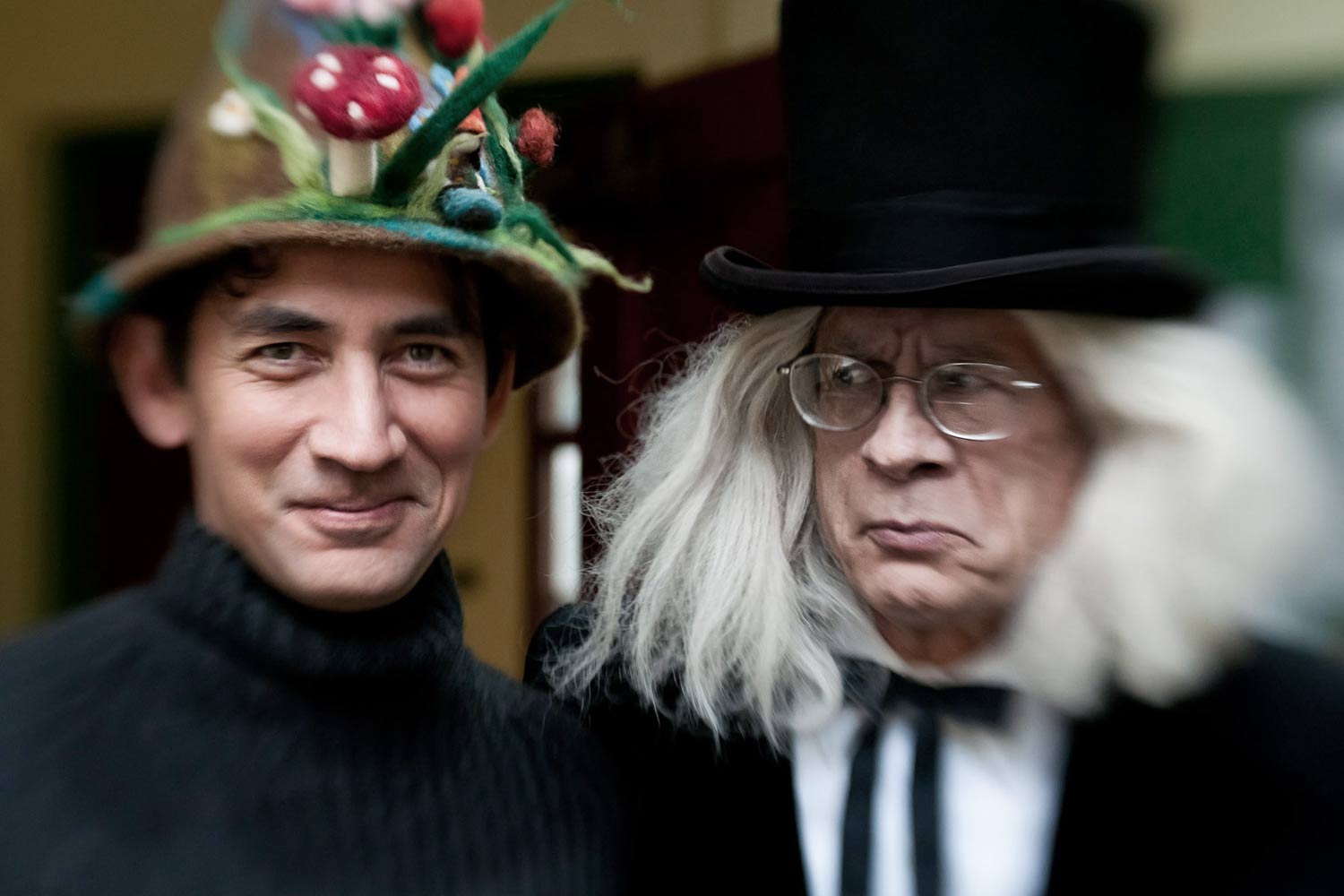 gnome_and_dickens_lensbaby_s_b_l.jpg