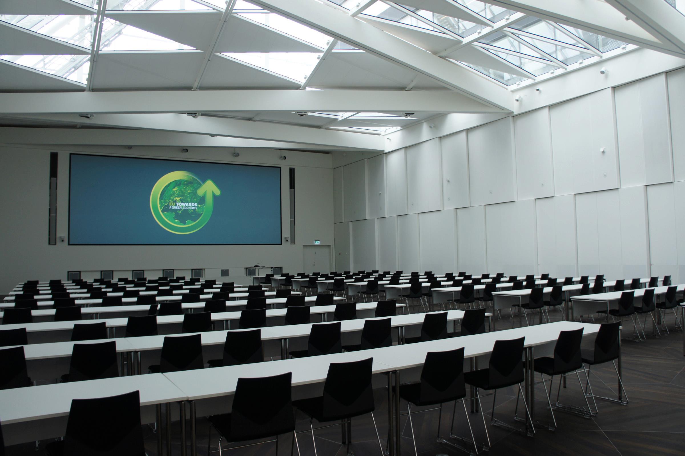 dnp Supernova Infinity - conference room