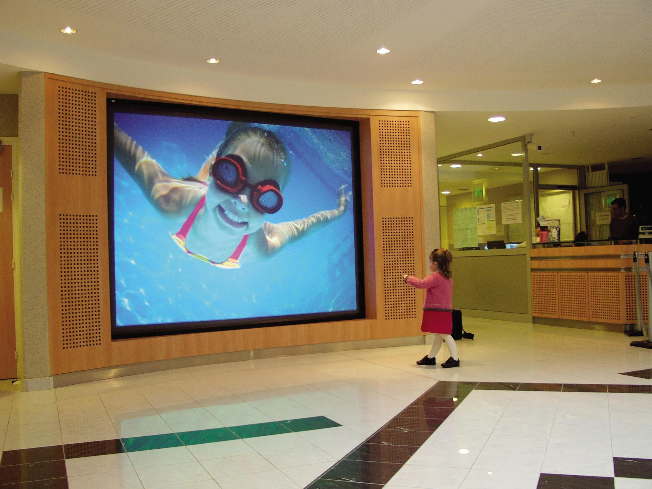 dnp New Wide Angle - reception area
