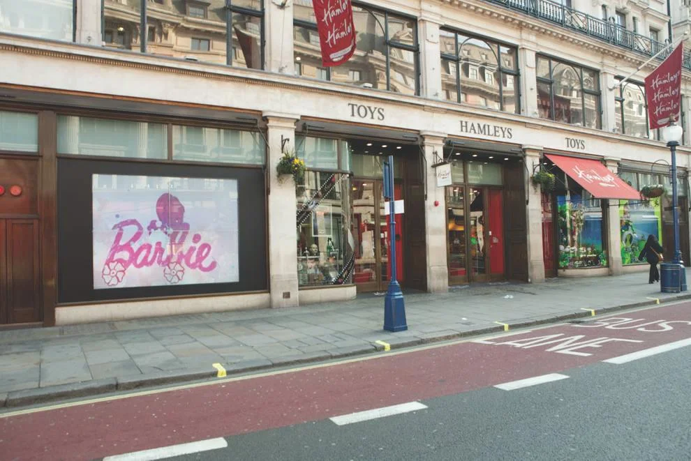 dnp New Wide Angle - shop window
