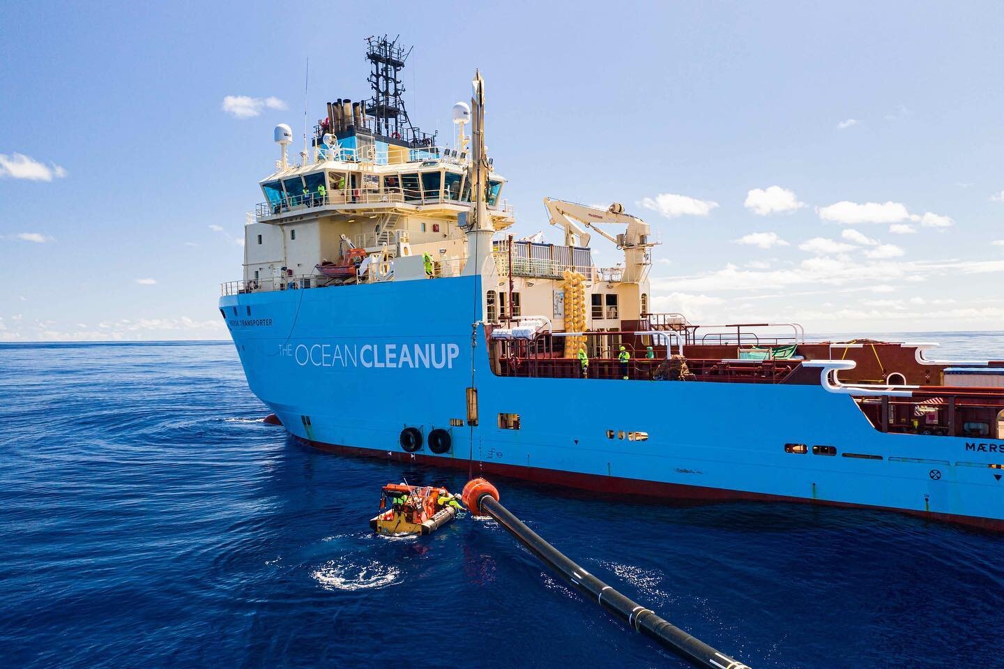 THE OCEAN CLEANUP Project | North Pacific | System001B - Mission 3. 
After several bad weather days, the Installation of the system was able to begin.

Sept 2019 @ The Great Pacific Garbage Patch.
.
.
#theoceancleanup #greatpacificgarbagepatch #ocean