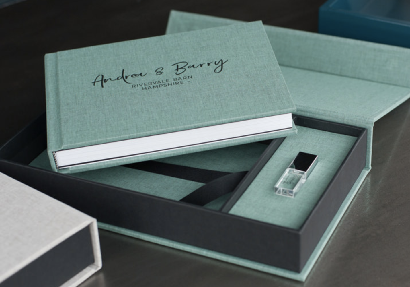 Album avec coffret et clé usb