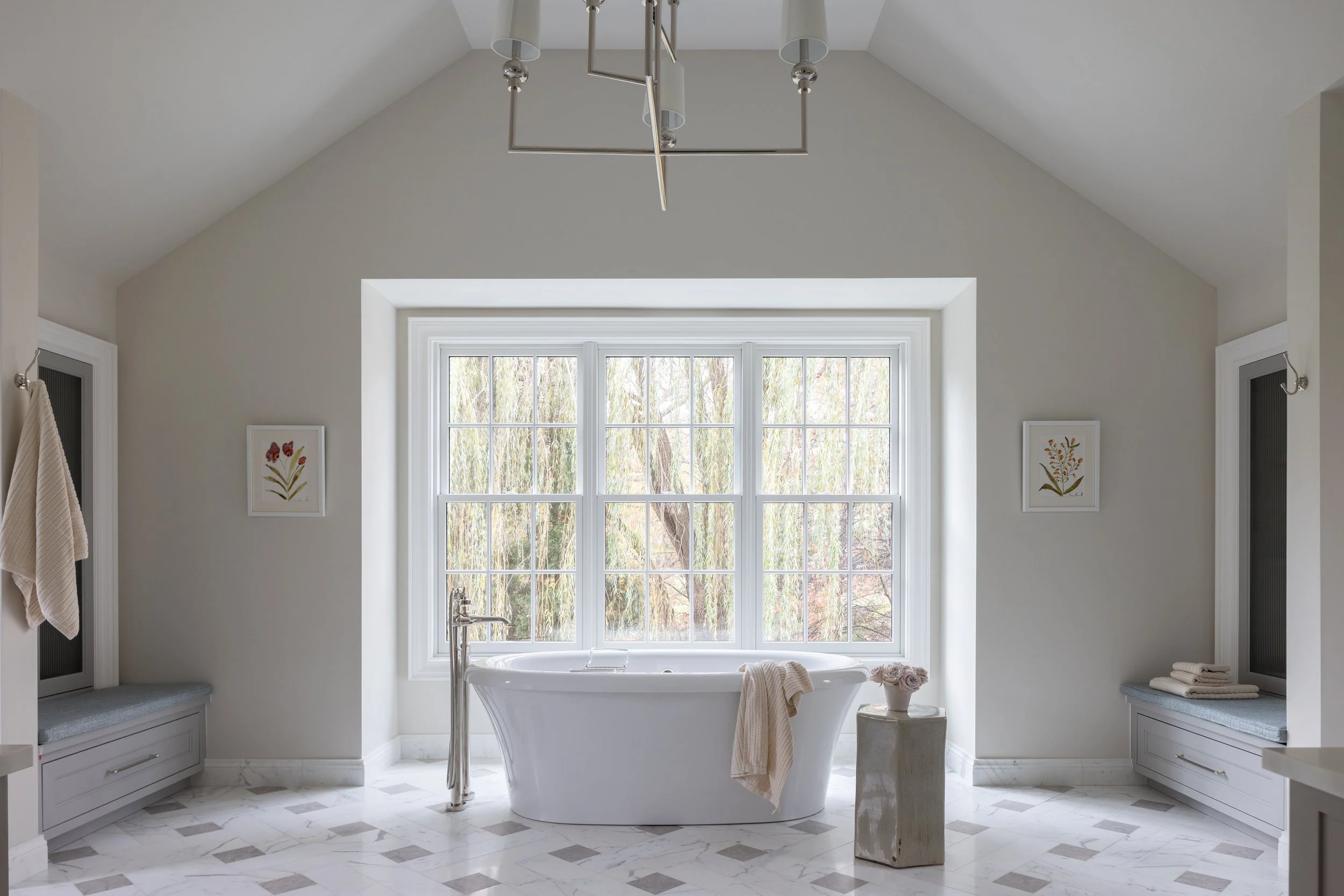 Primary Bathtub 2.jpeg