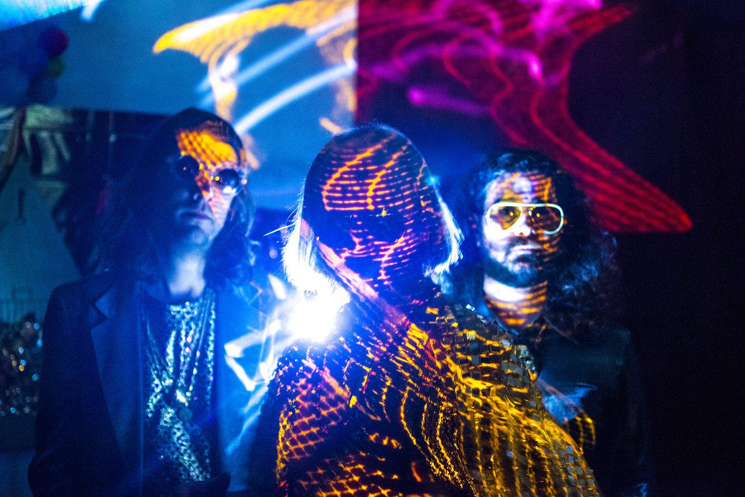 PREMIERE/WATCH: Oolala, “Falling Out Of The Universe”