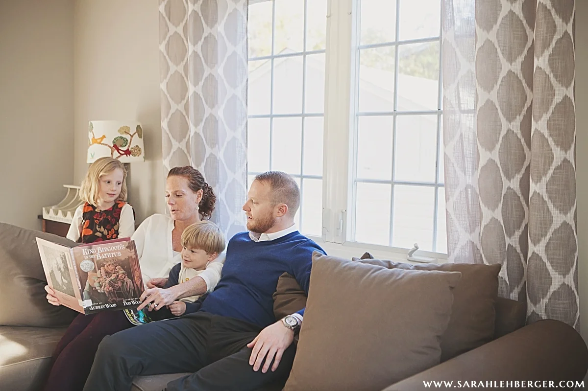 lifestyle-family-photography-reading-together.jpg
