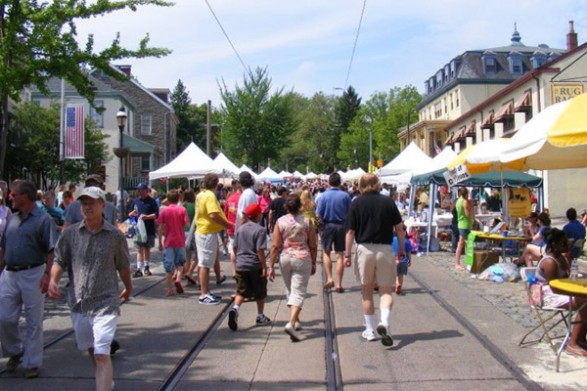 chestnut-hill-home-garden-festival-crowd-600VP.jpg