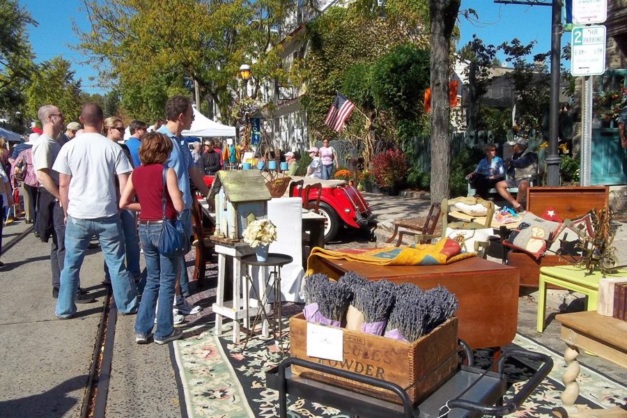 chestnut-hill-fall-for-the-arts-festival-booth-900VP.jpg