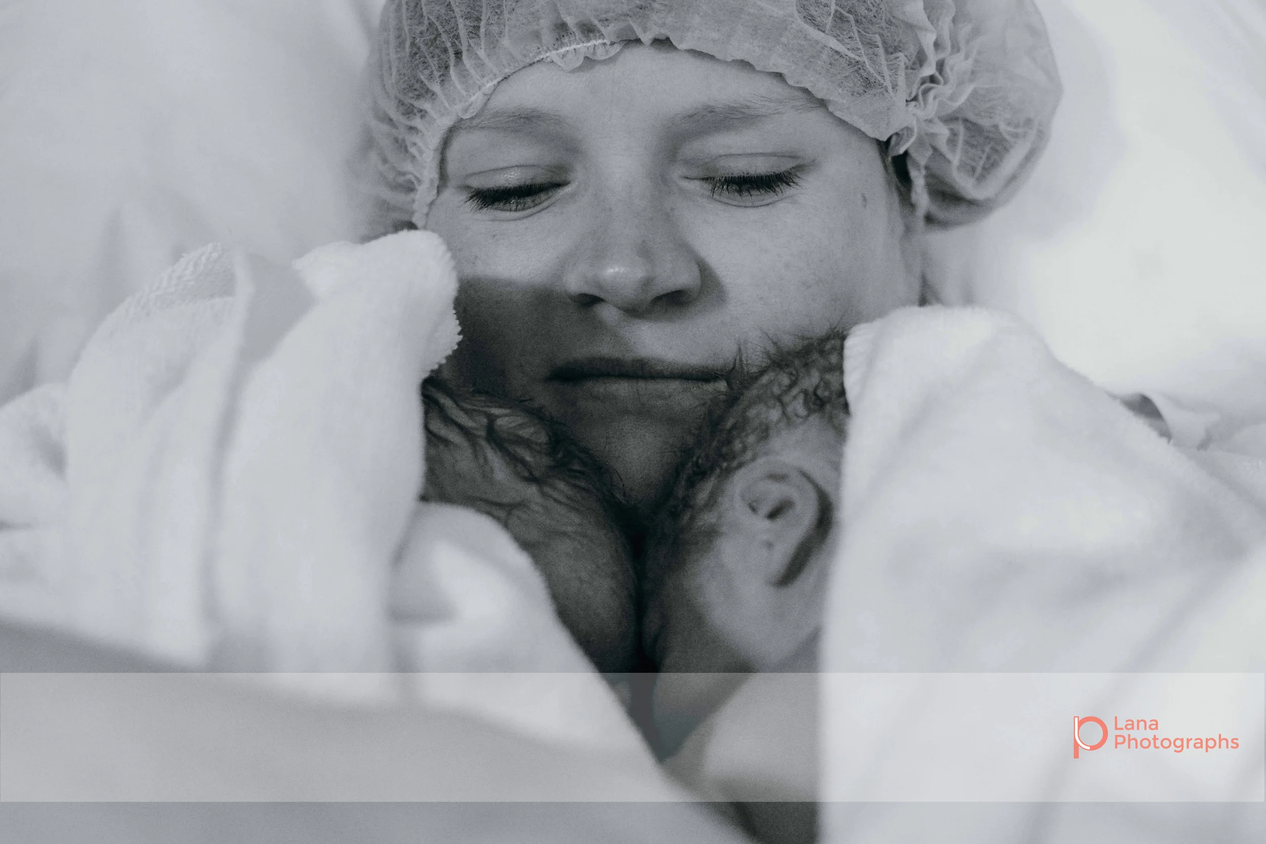 Dubai Birth Photographer