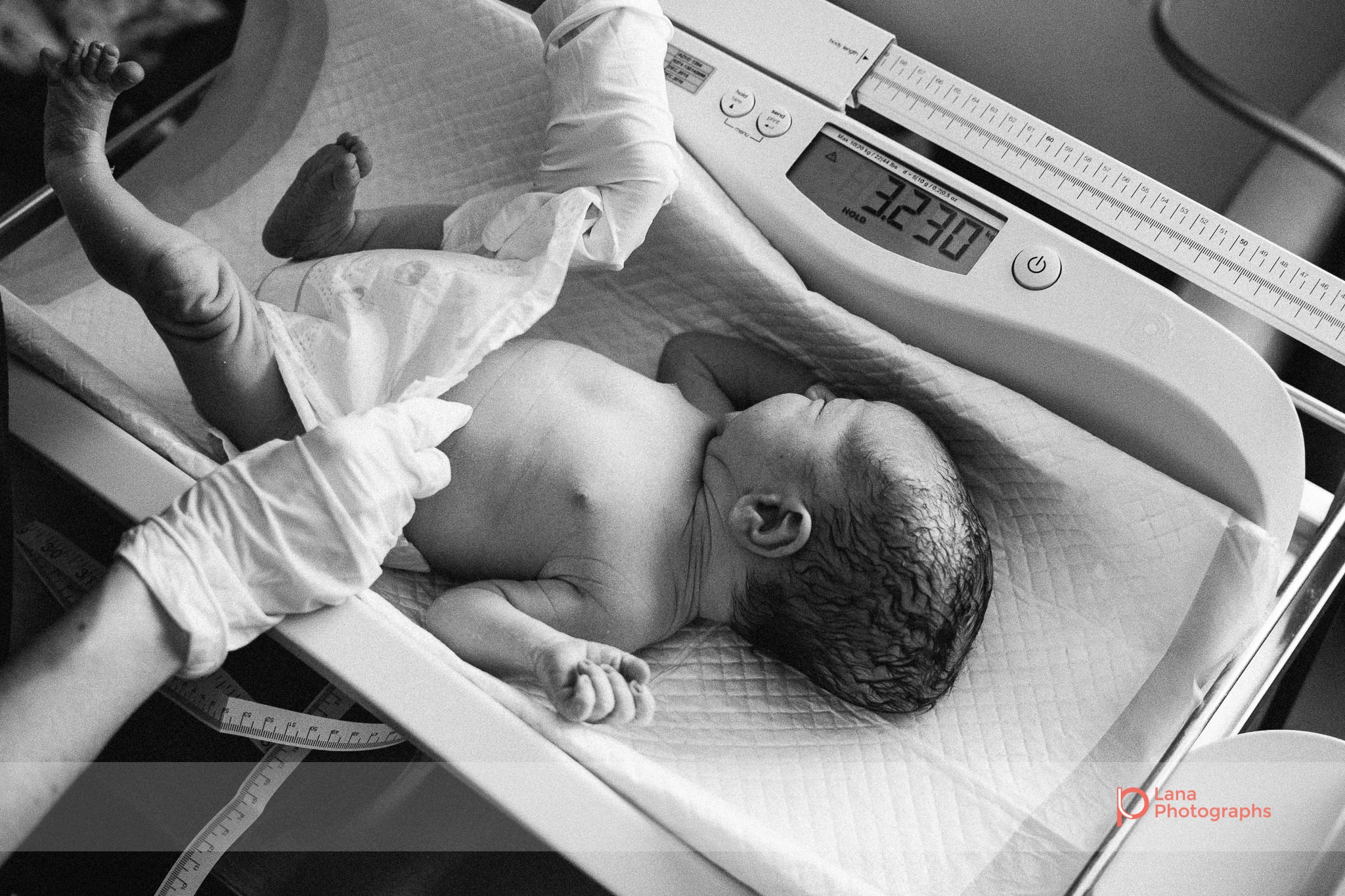 Dubai Birth Photographer