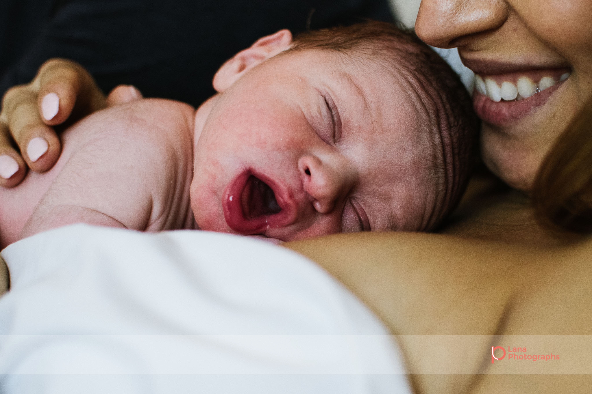 Dubai Birth Photographer