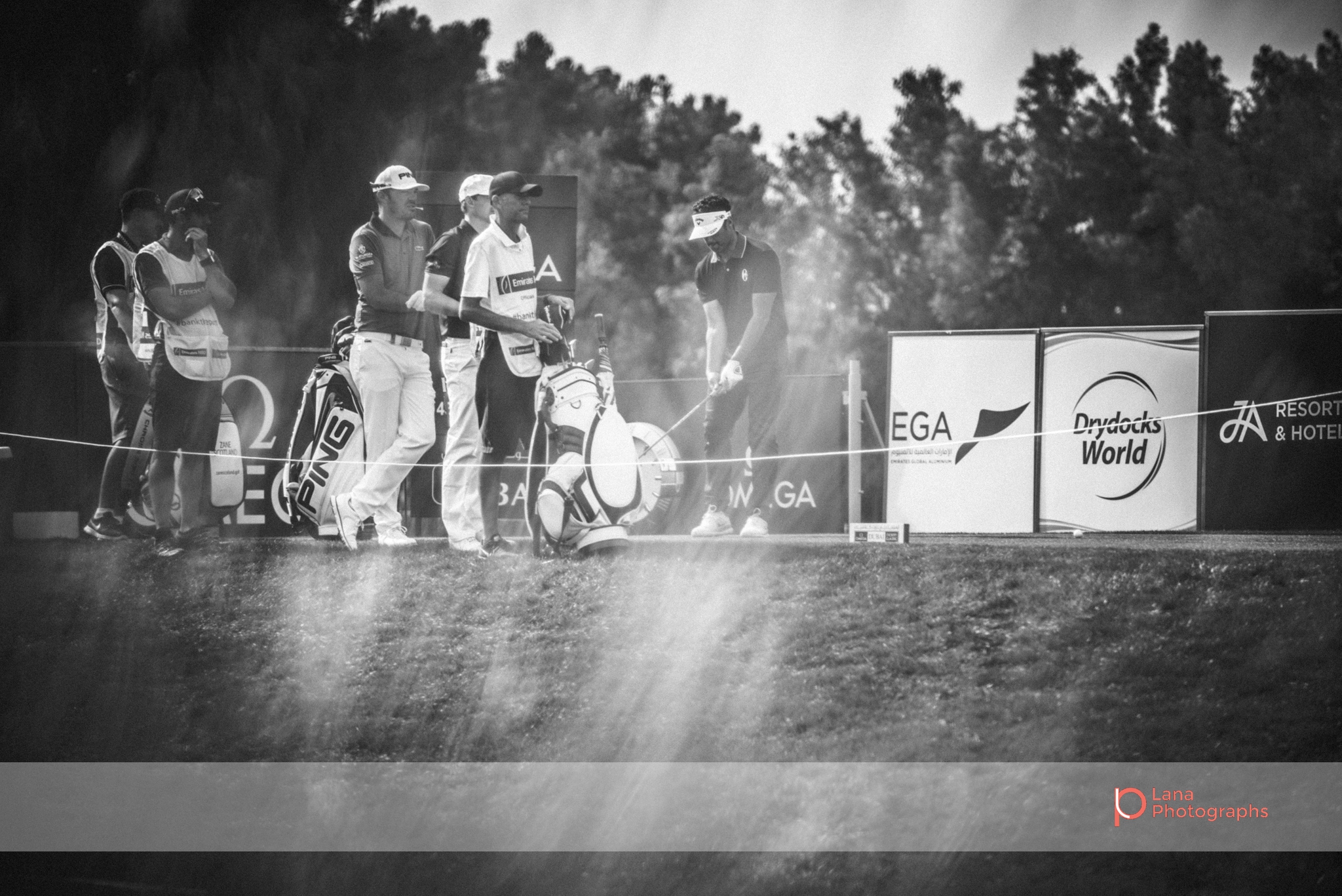   Grégory HAVRET &nbsp;waits for his turn to swing at the Omega Dubai Desert Classic in Dubai February 2017 