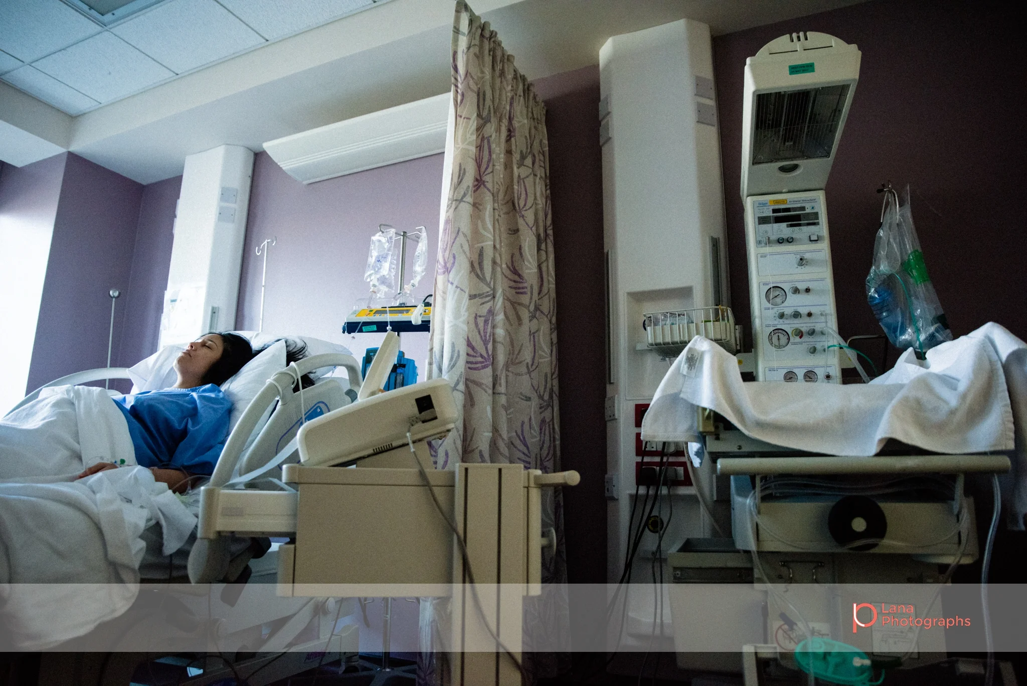Lana Photographs Birth Photography Dubai Birth photographer dubai birth photography birth photography Mediclinic City Hospital dubai woman in labor